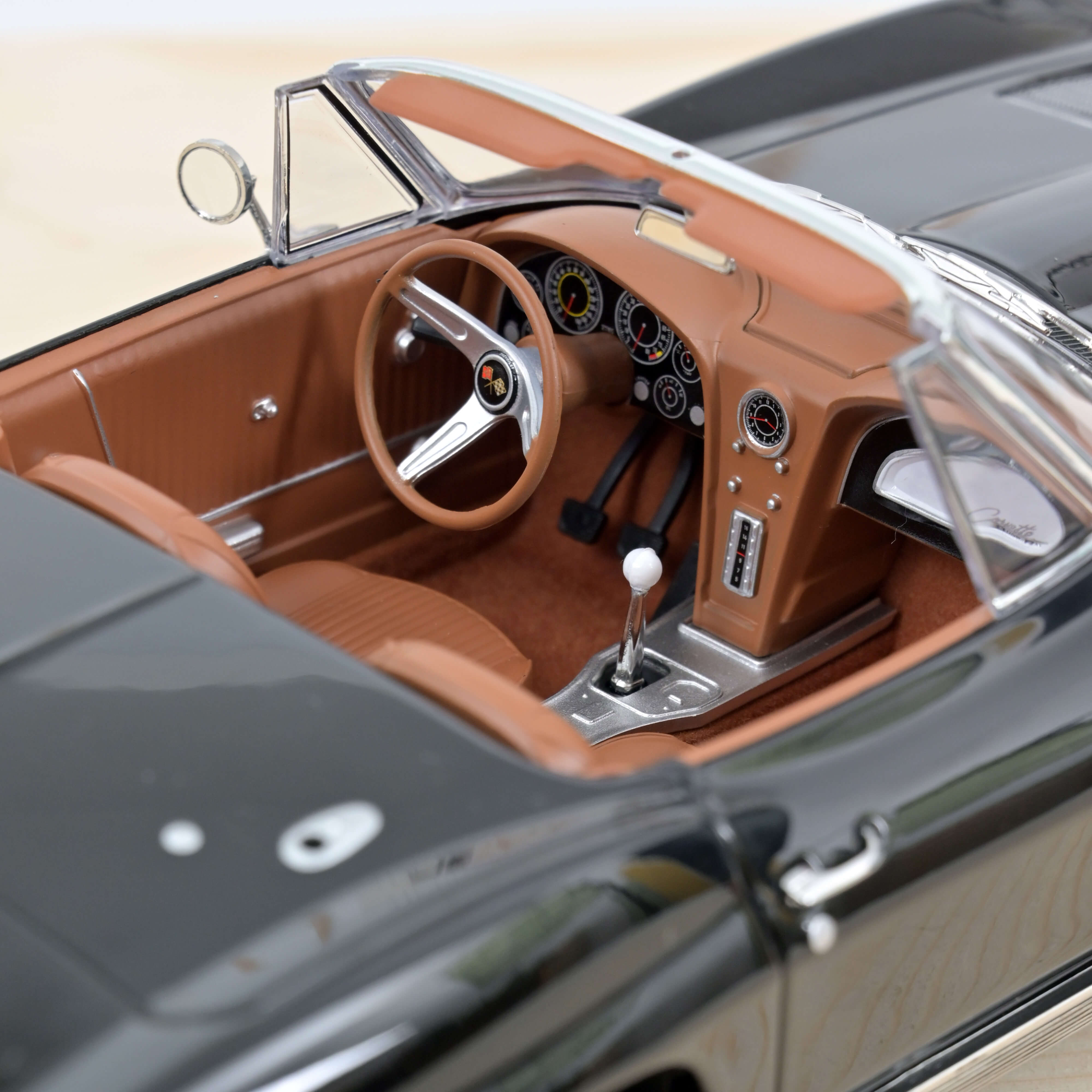 norev-chevrolet-corvette-sting-ray-cabriolet-1963-1-18-modellino-nero image 3