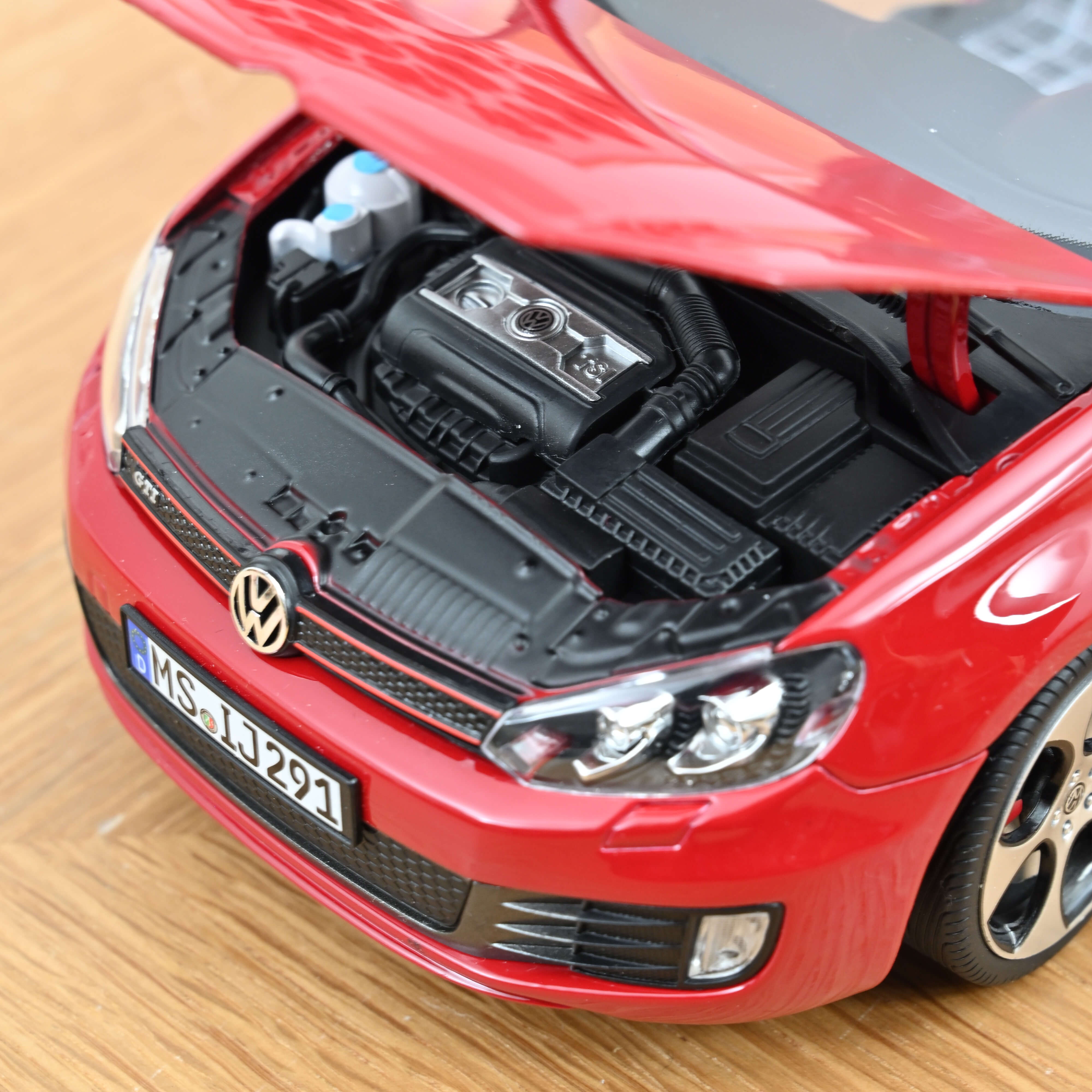 norev-vw-golf-gti-vi-2009-rosso-tornado-1-18 image 5
