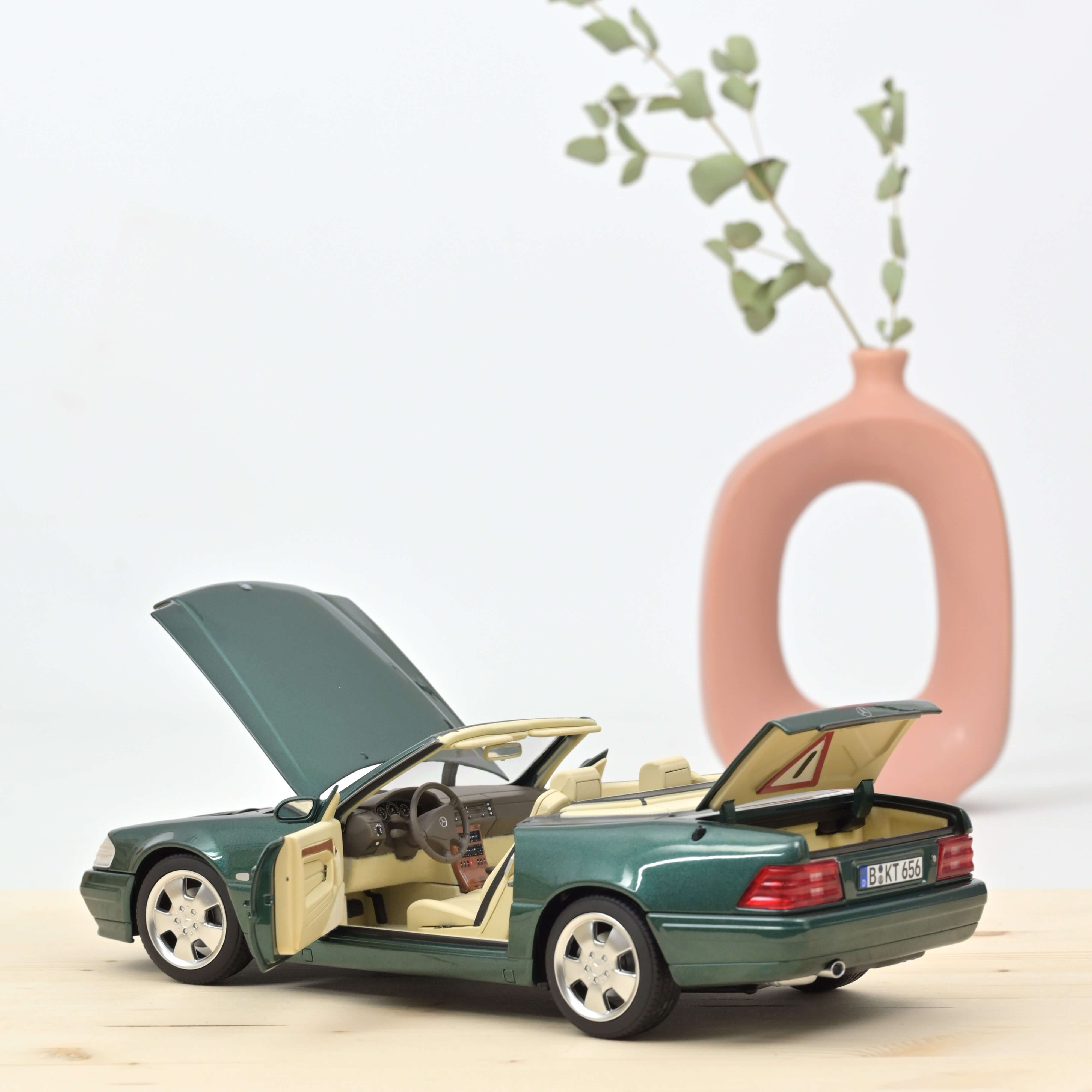 norev-mercedes-benz-sl-500-1999-modellino-youngtimer-1-18-verde-metallizzato image 2