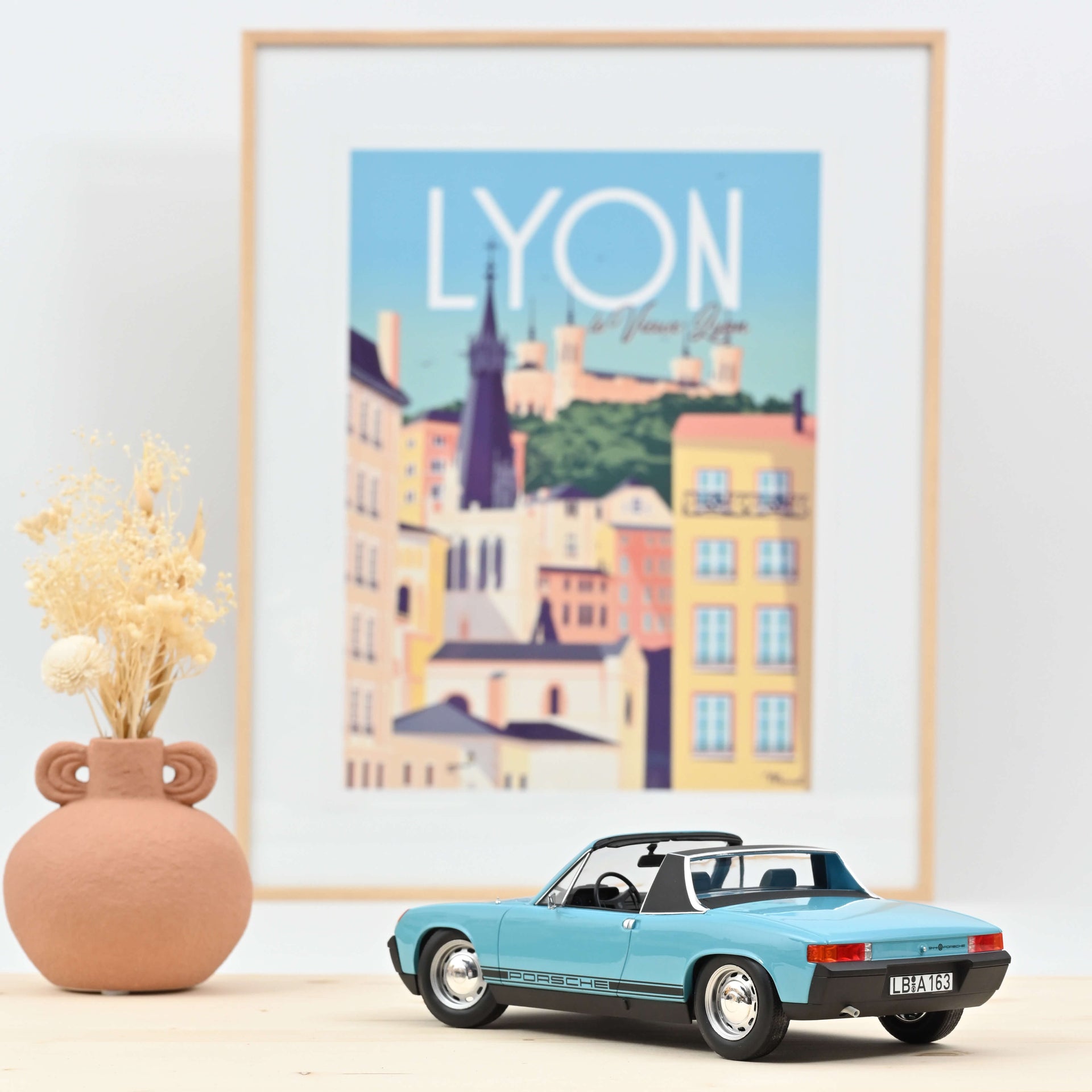 norev-vw-porsche-914-1-7-1973-modellino-1-18-azzurro-chiaro-200-pz image 1