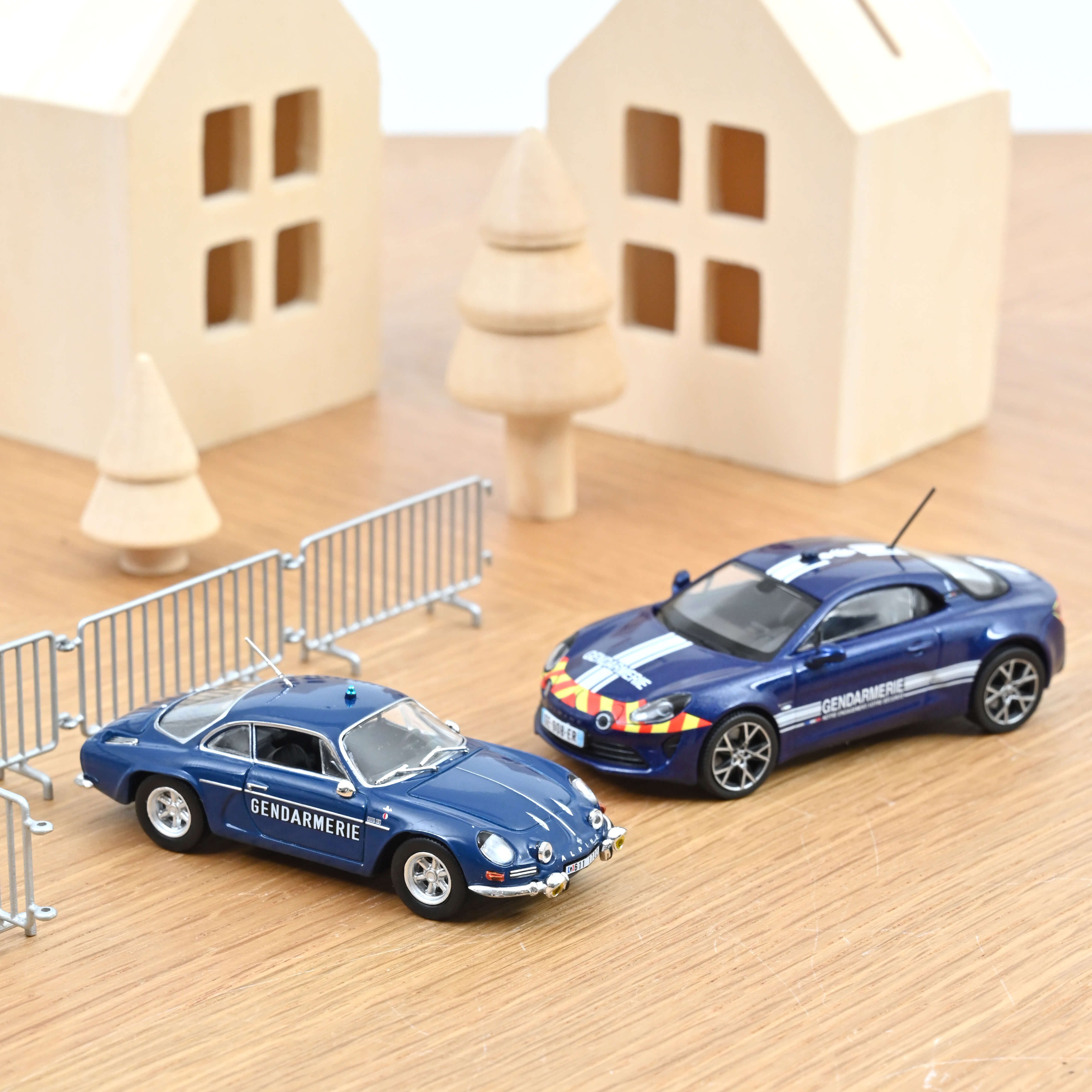 norev-coffret-alpine-a110-gendarmerie-2022-1-43-500-pcs image 2