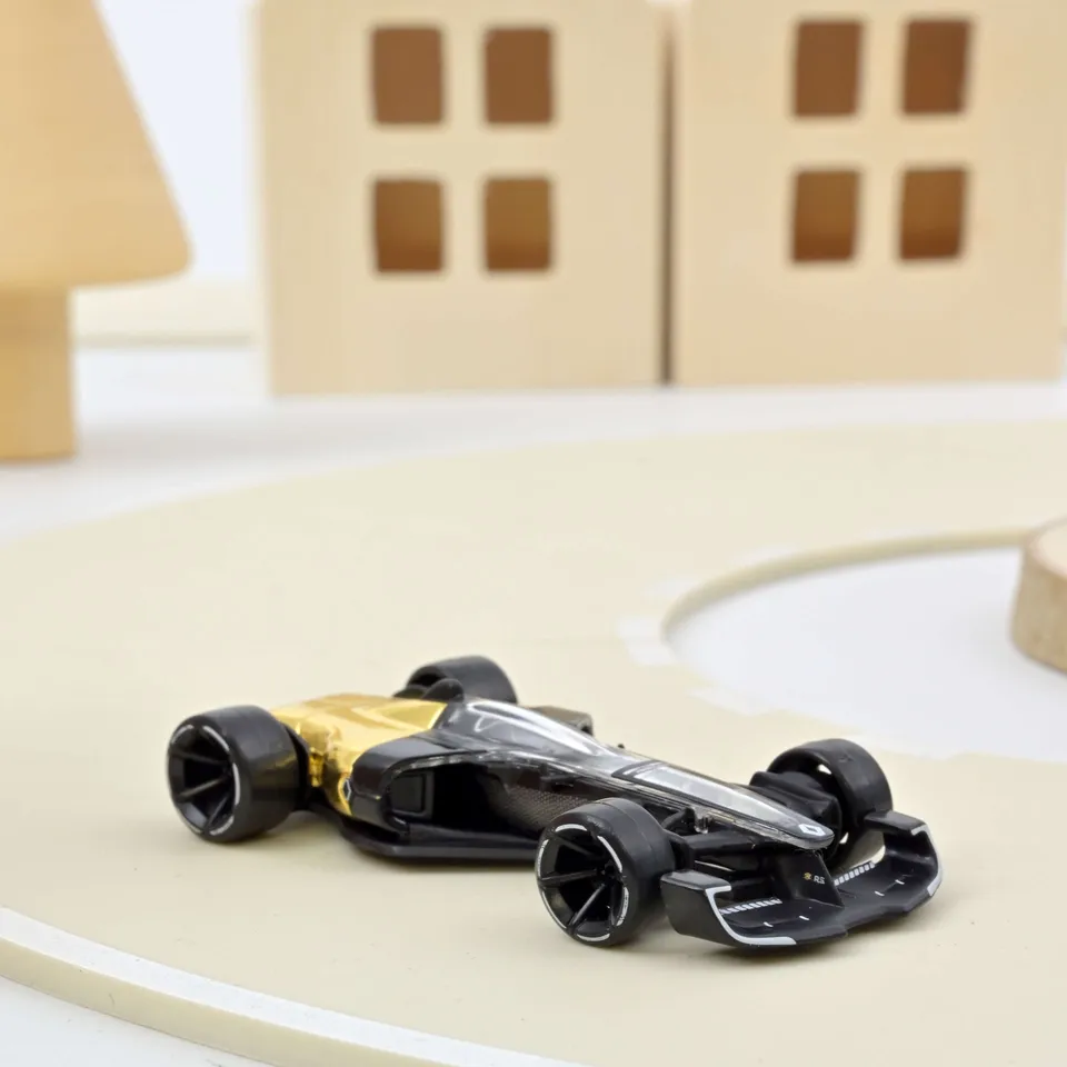 norev-renault-r-s-2027-vision-2017-nero-e-oro-1-64 image 1