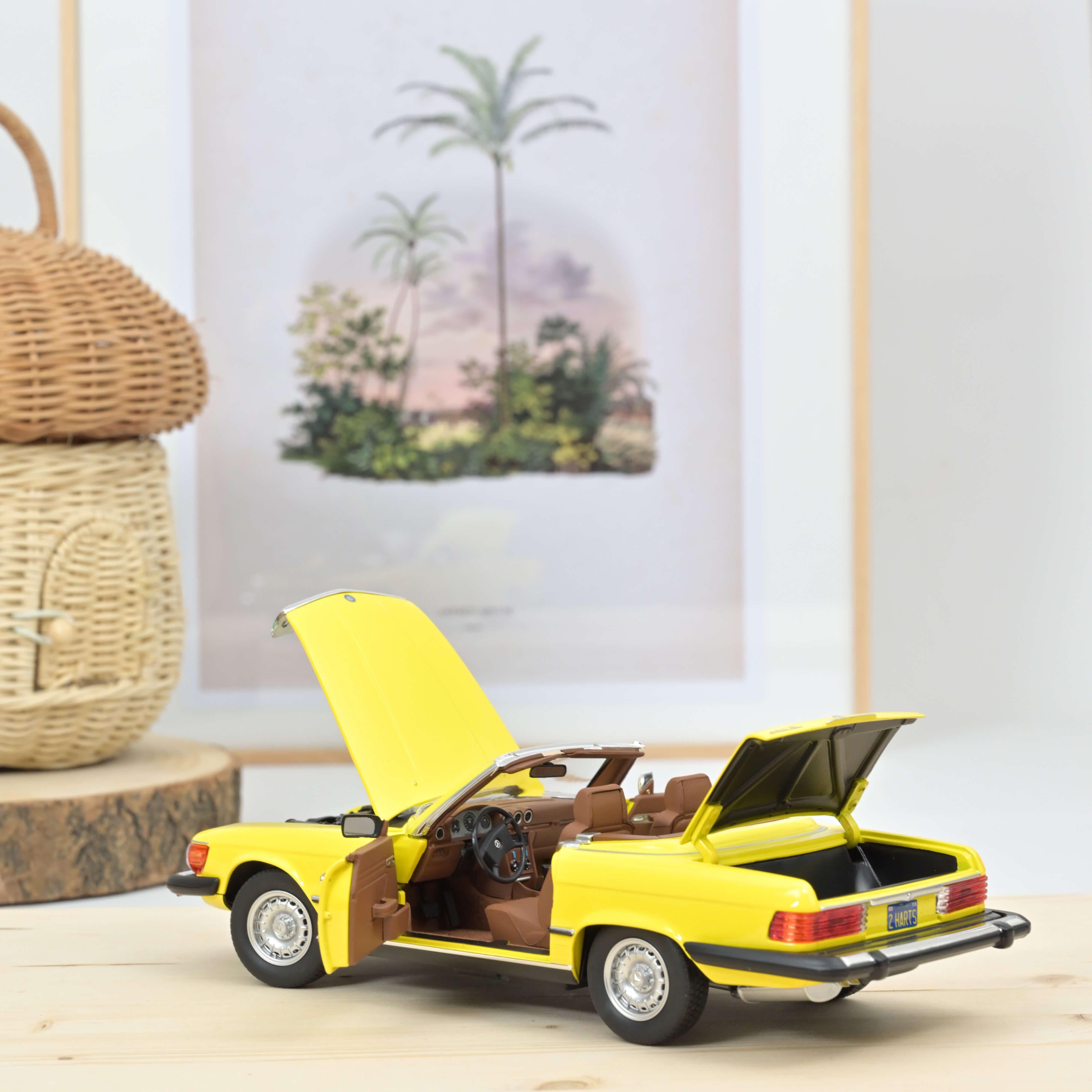norev-mercedes-benz-450-sl-versione-us-1979-gialla-automodello-1-18 image 3