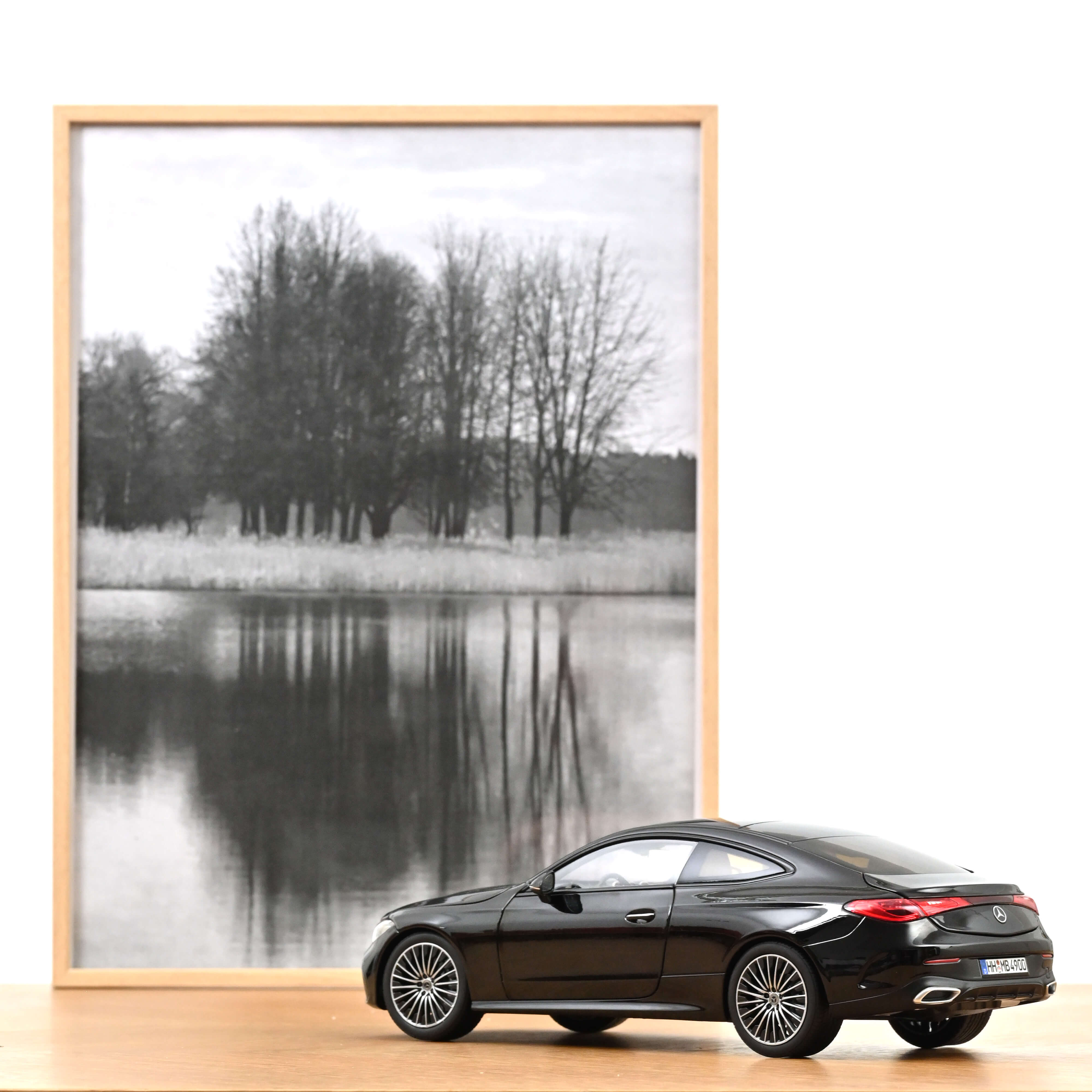 norev-mercedes-benz-cle-coup-2024-modellino-1-18-nero-ossidiana-metallizzato image 3