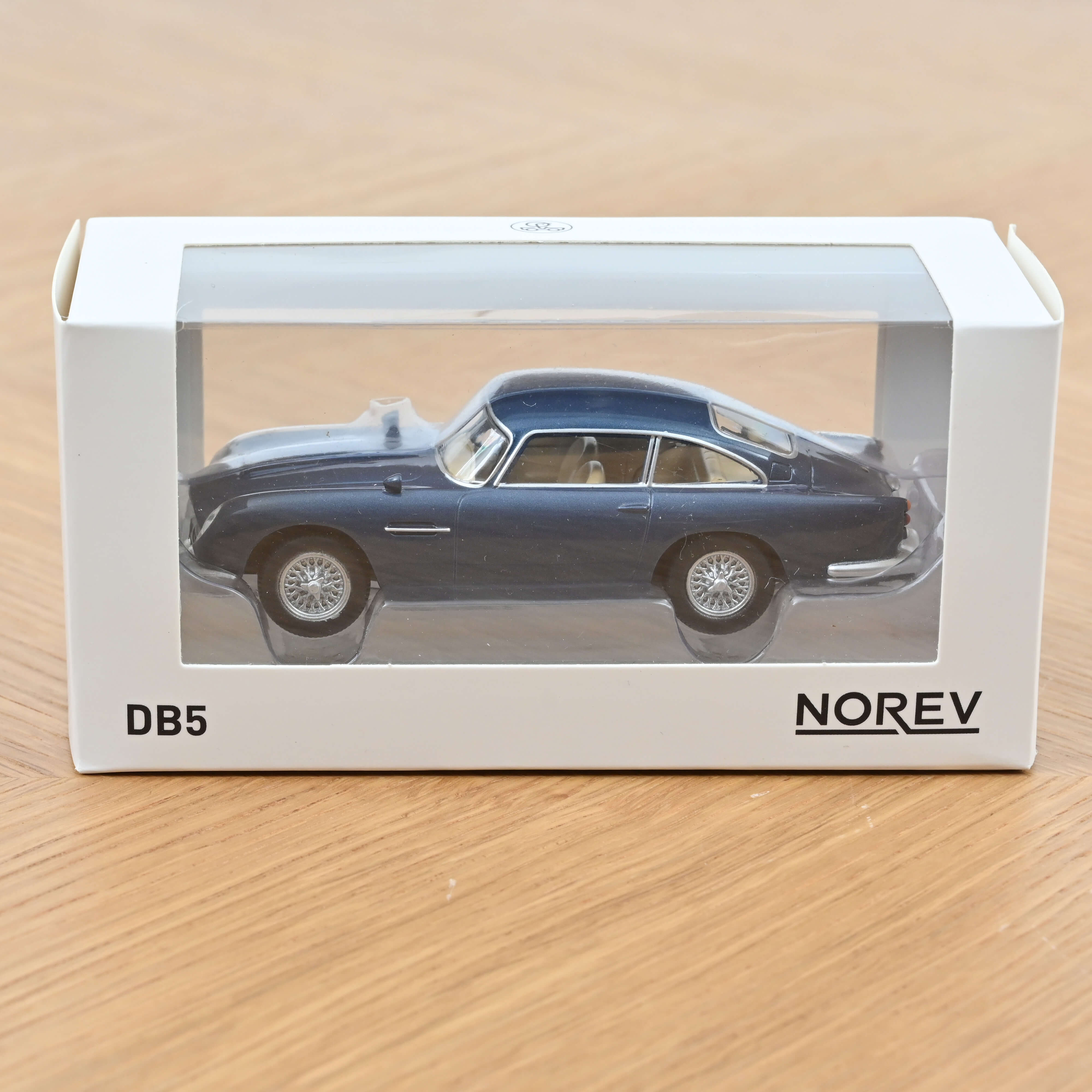 norev-aston-martin-db5-1963-blu-sierra-1-43-guida-a-destra image 2