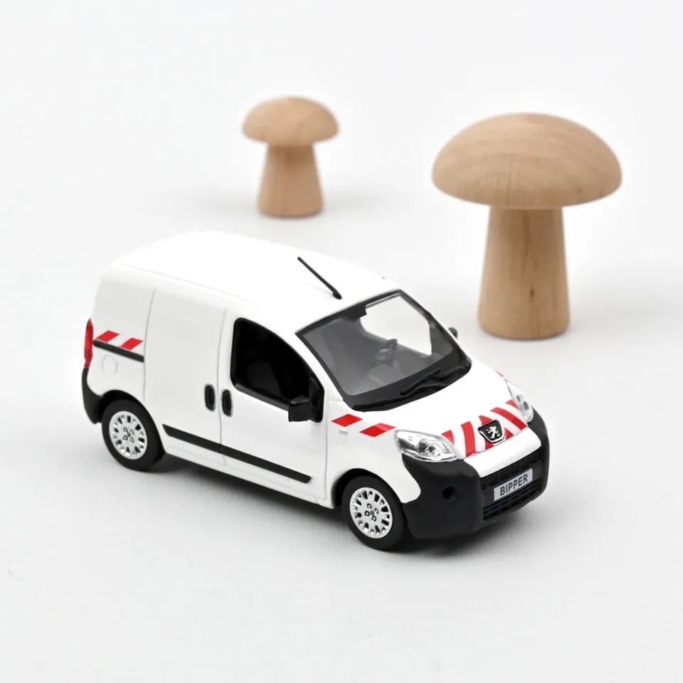 norev-peugeot-bipper-2009-white-with-red-striping-modellino-furgone-1-43 image 1
