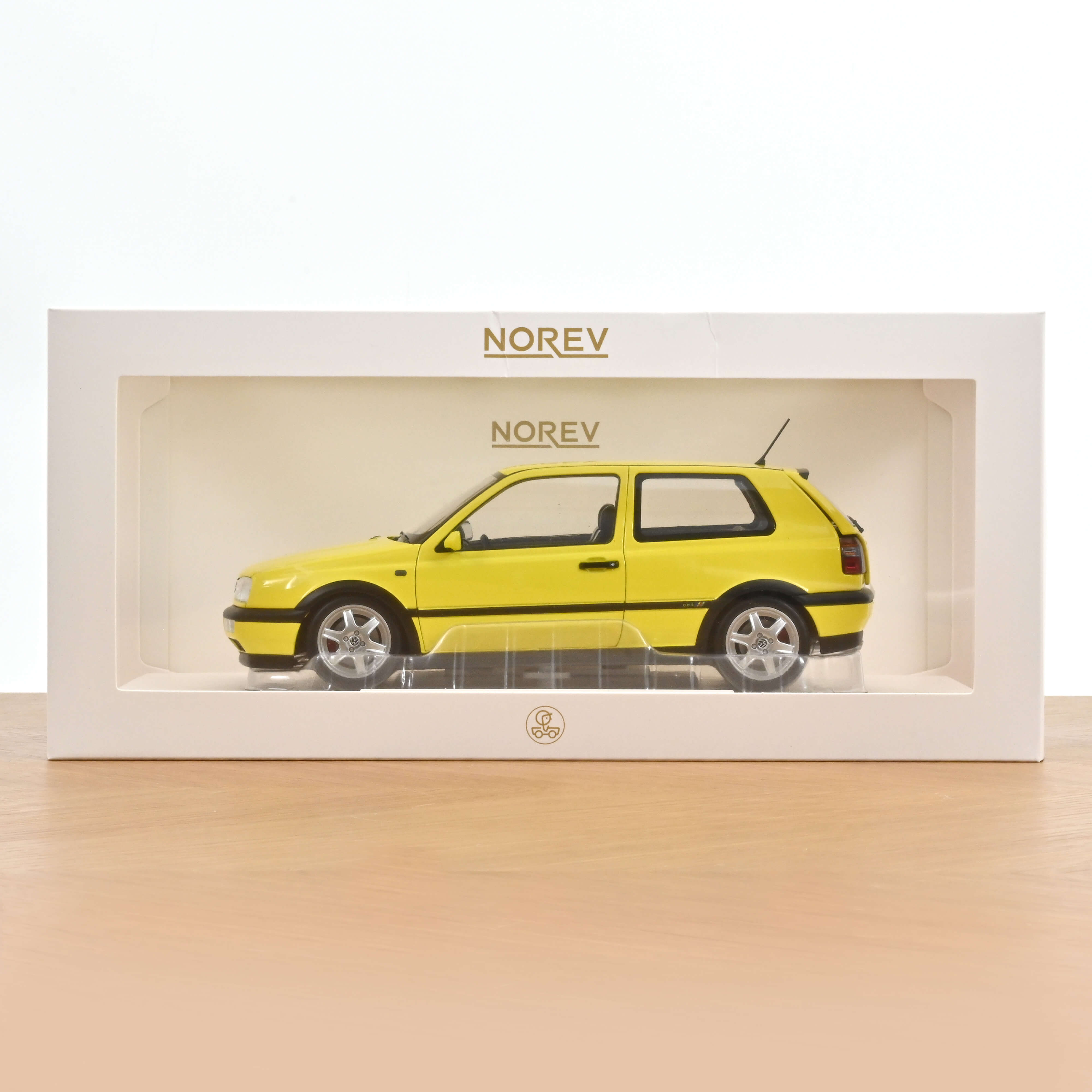 norev-vw-golf-gti-color-concept-1994-gialla-1-18-die-cast image 6