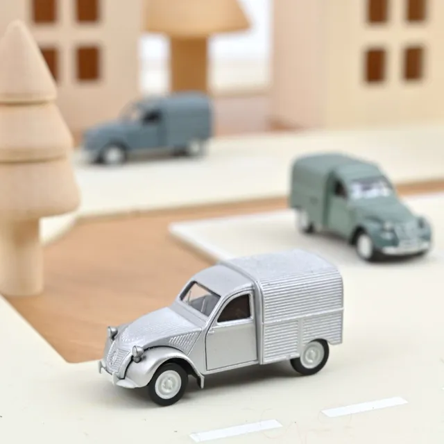 norev-citro-n-2cv-fourgonnette-1950-modellino-furgone-1-64-grigio image 1