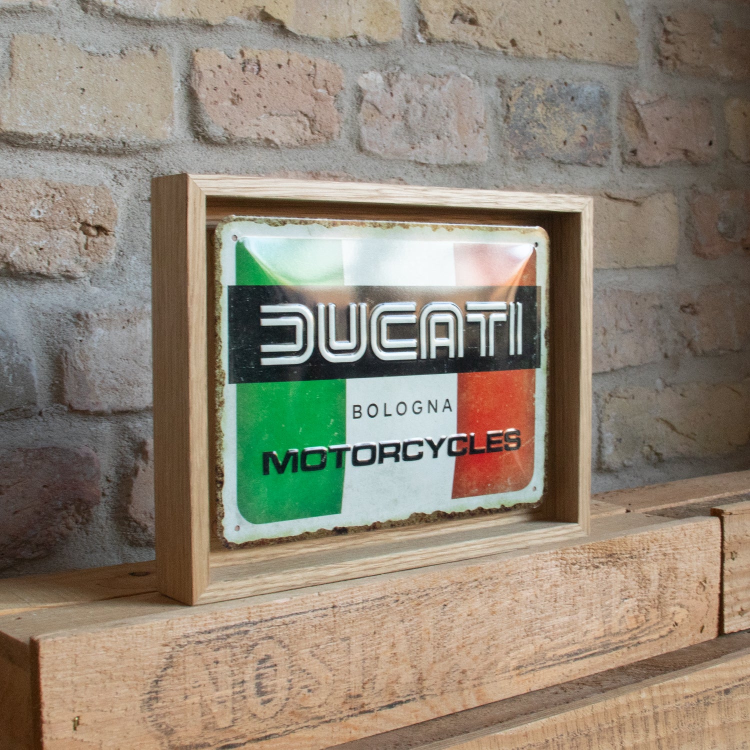 nostalgic-art-ducati-italy-giugiaro-logo-quadro-n-frame-s-edition-18-5x24-cm image 2