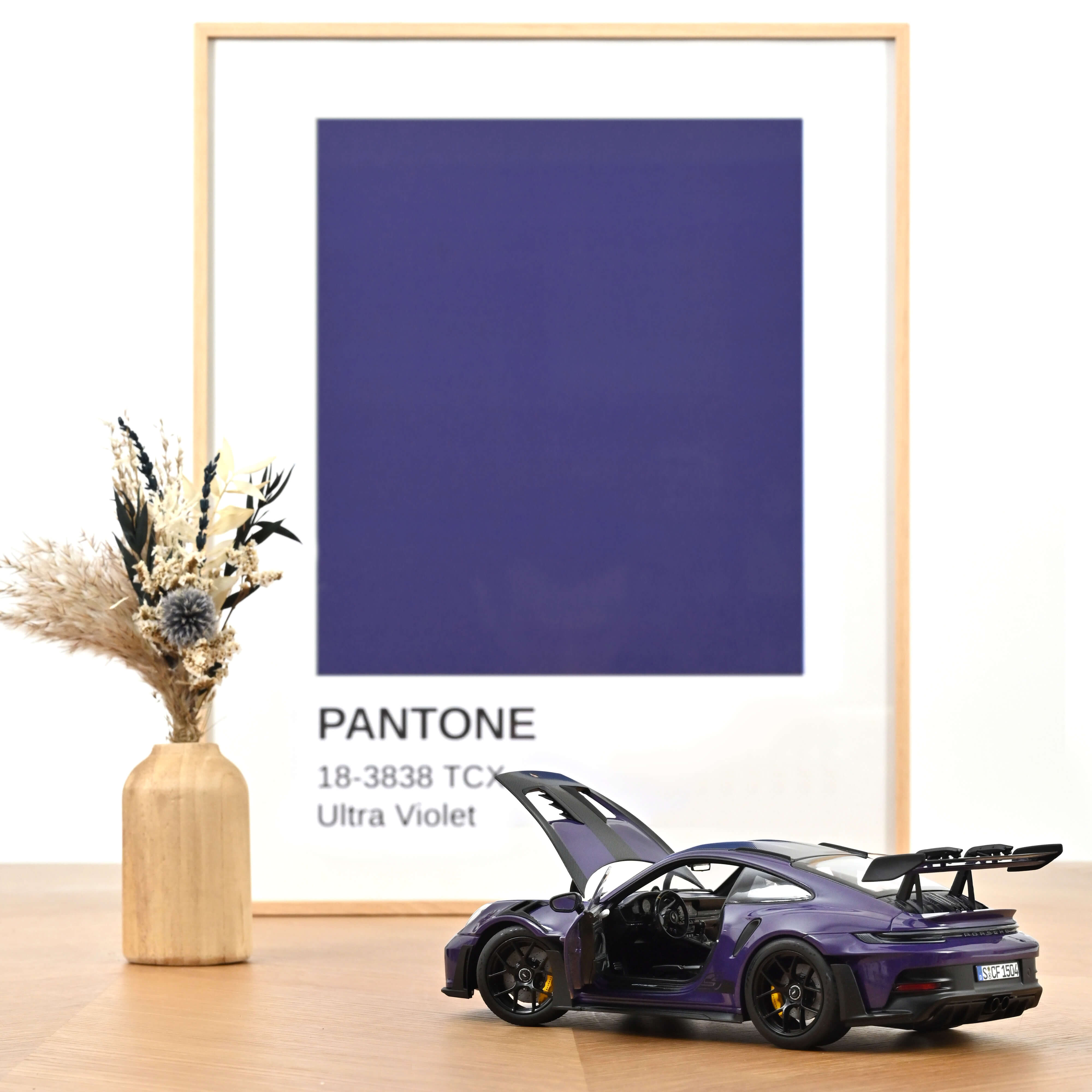 norev-porsche-911-gt3-rs-pack-weissach-2022-ultraviolet-1-18 image 2