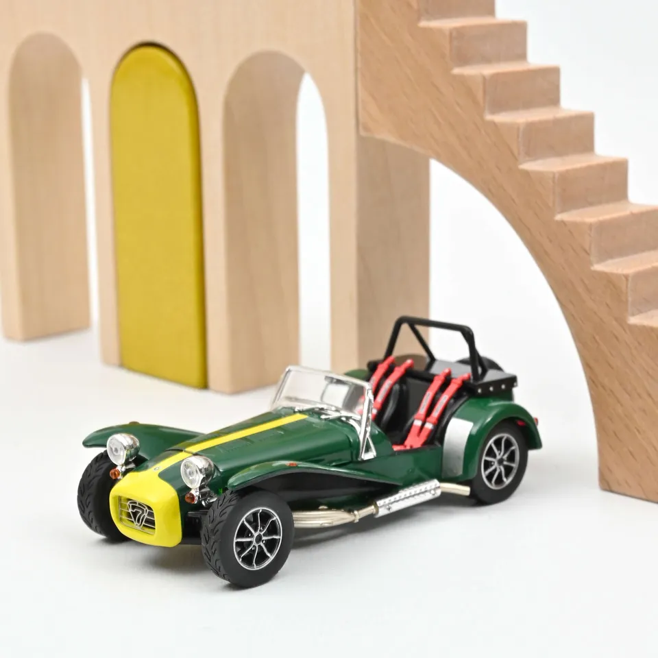 norev-caterham-super-seven-1979-verde-e-giallo-1-43-modellino-auto image 1