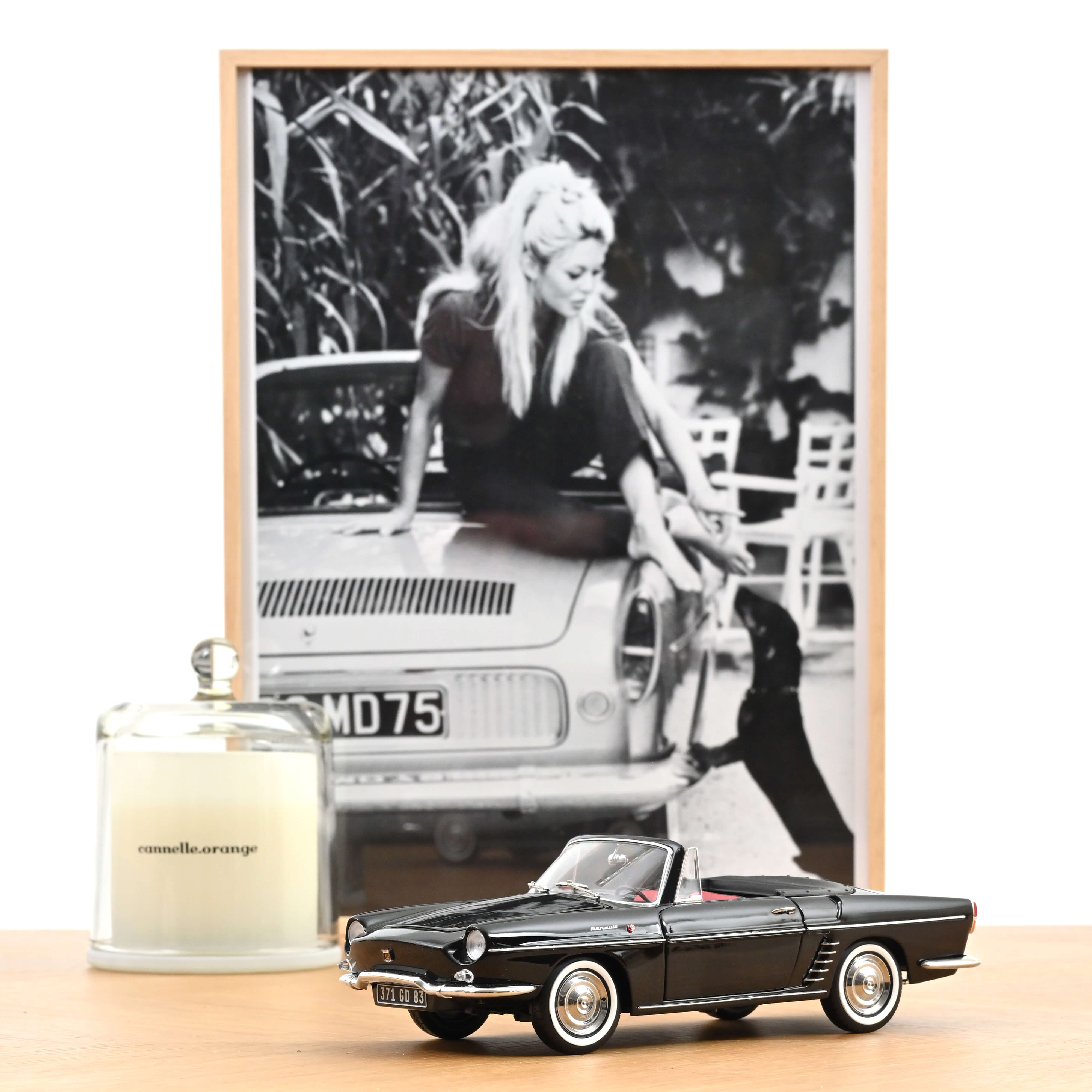 norev-renault-floride-1961-modellino-auto-1-18-nero image 1