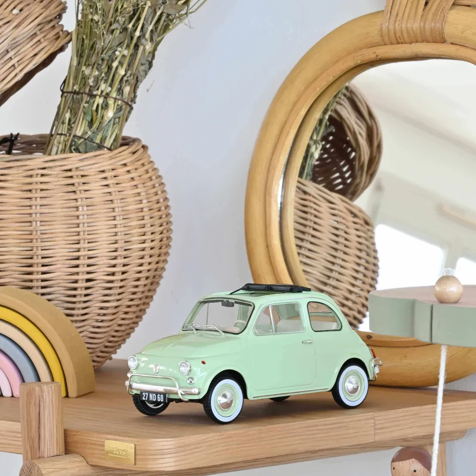 norev-fiat-500-l-1968-pack-nascita-modellino-auto-1-18-verde-chiaro image 1