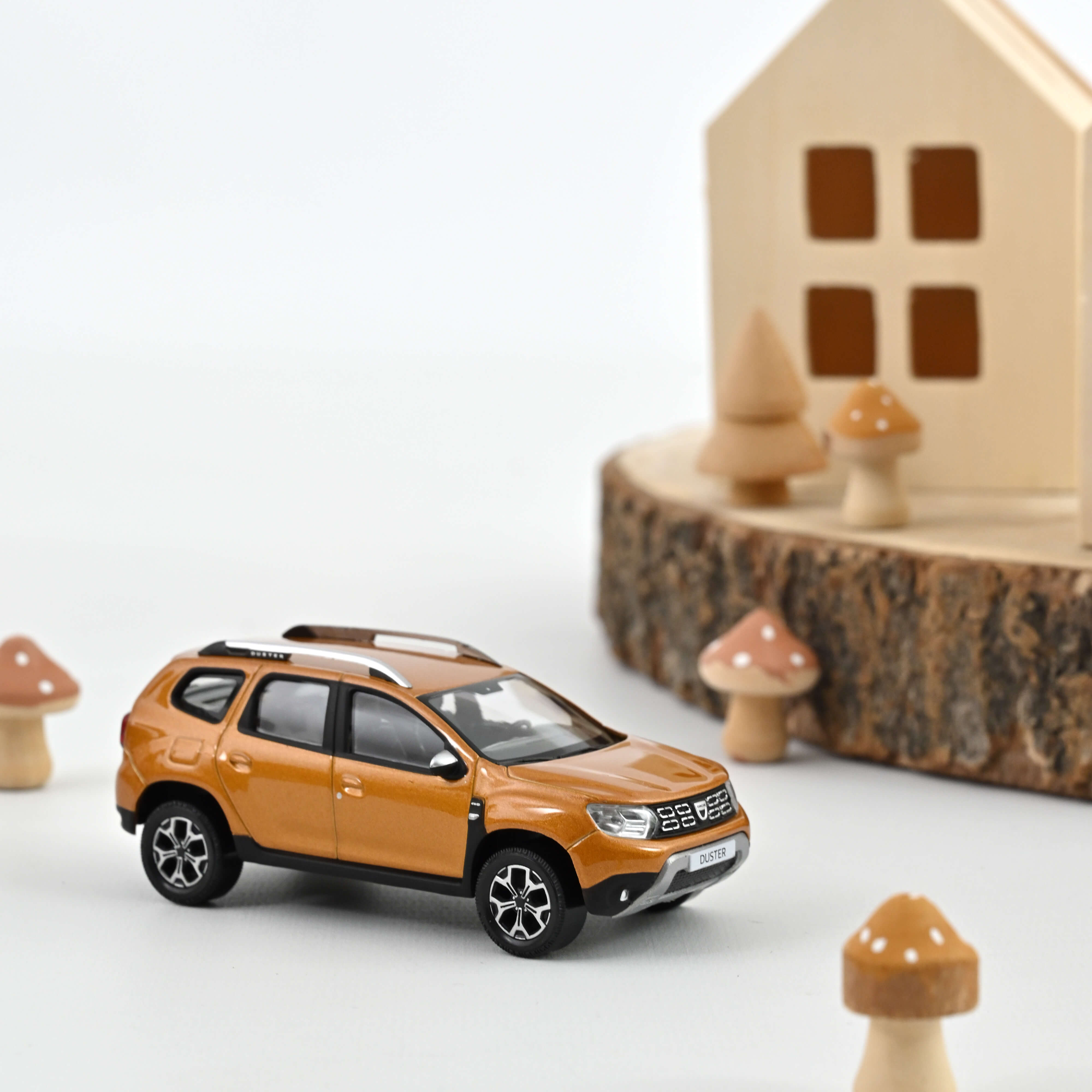 norev-dacia-duster-2017-atacama-orange-1-43-modellino-auto-die-cast-da-collezion image 1