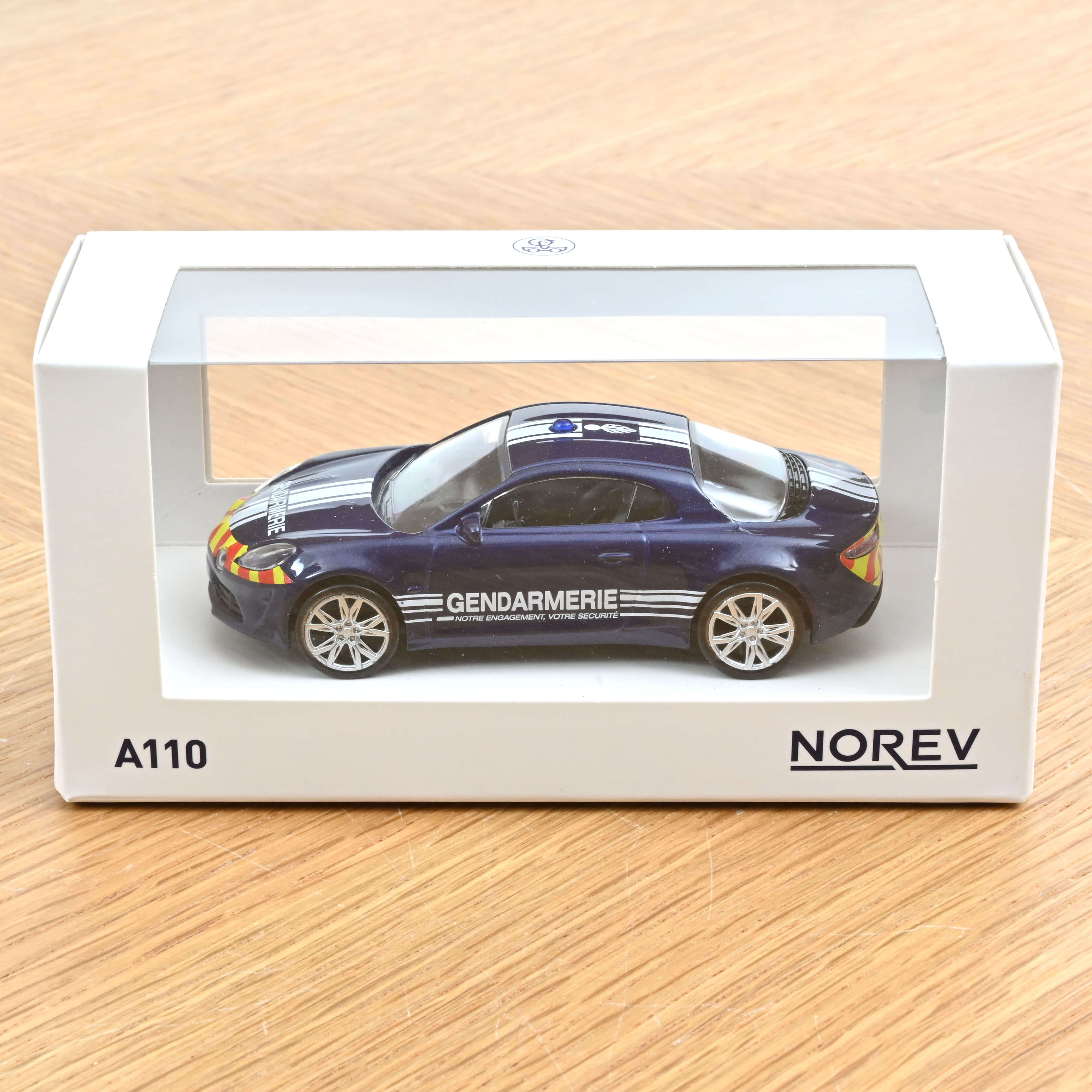 norev-alpine-a110-2017-gendarmerie-jet-car-1-43 image 2