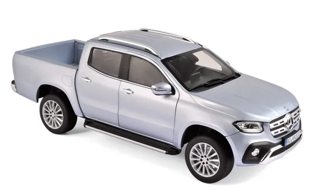 norev-mercedes-benz-classe-x-2017-modellino-auto-1-18-argento image 1