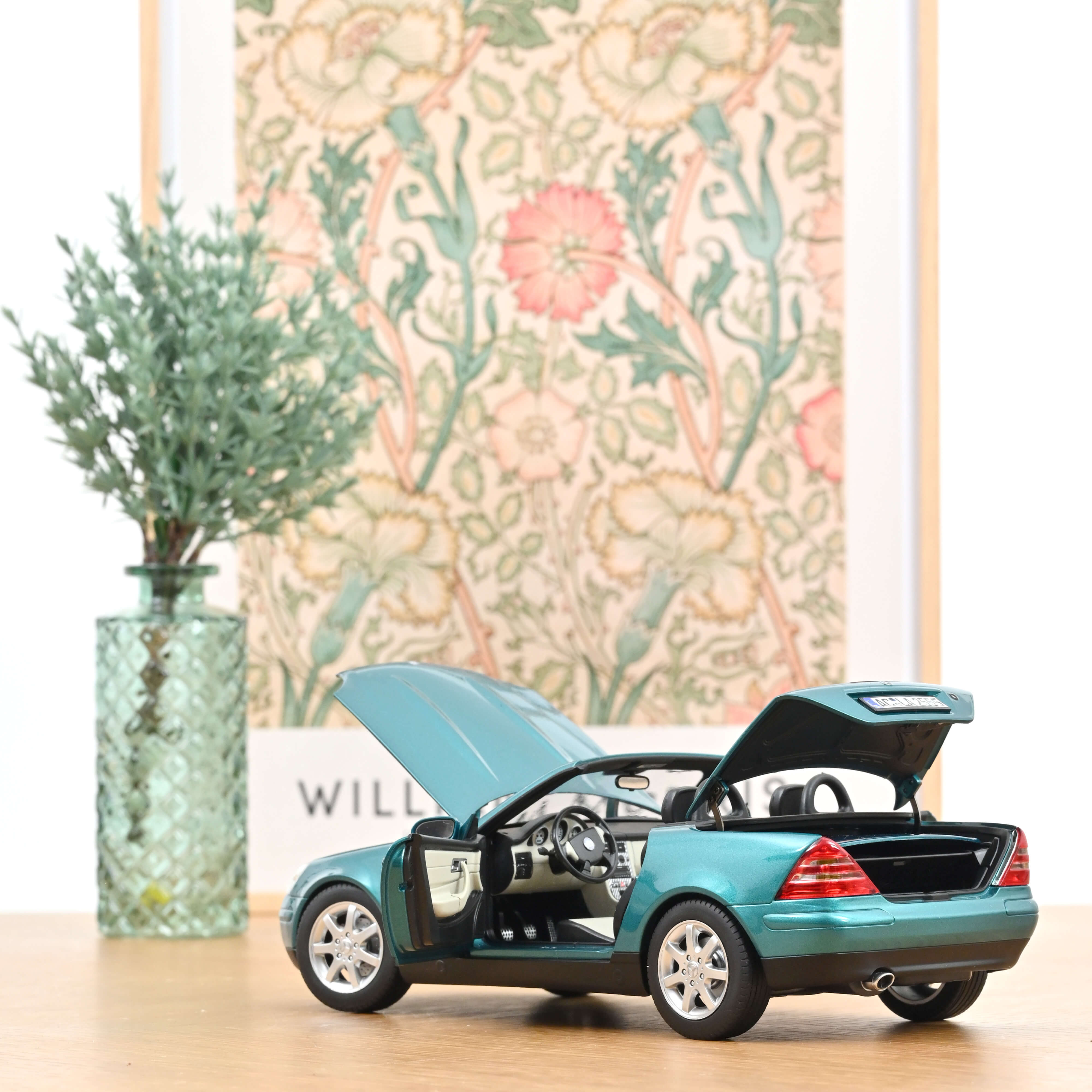 norev-mercedes-benz-slk-1996-verde-vivianit-1-18 image 3