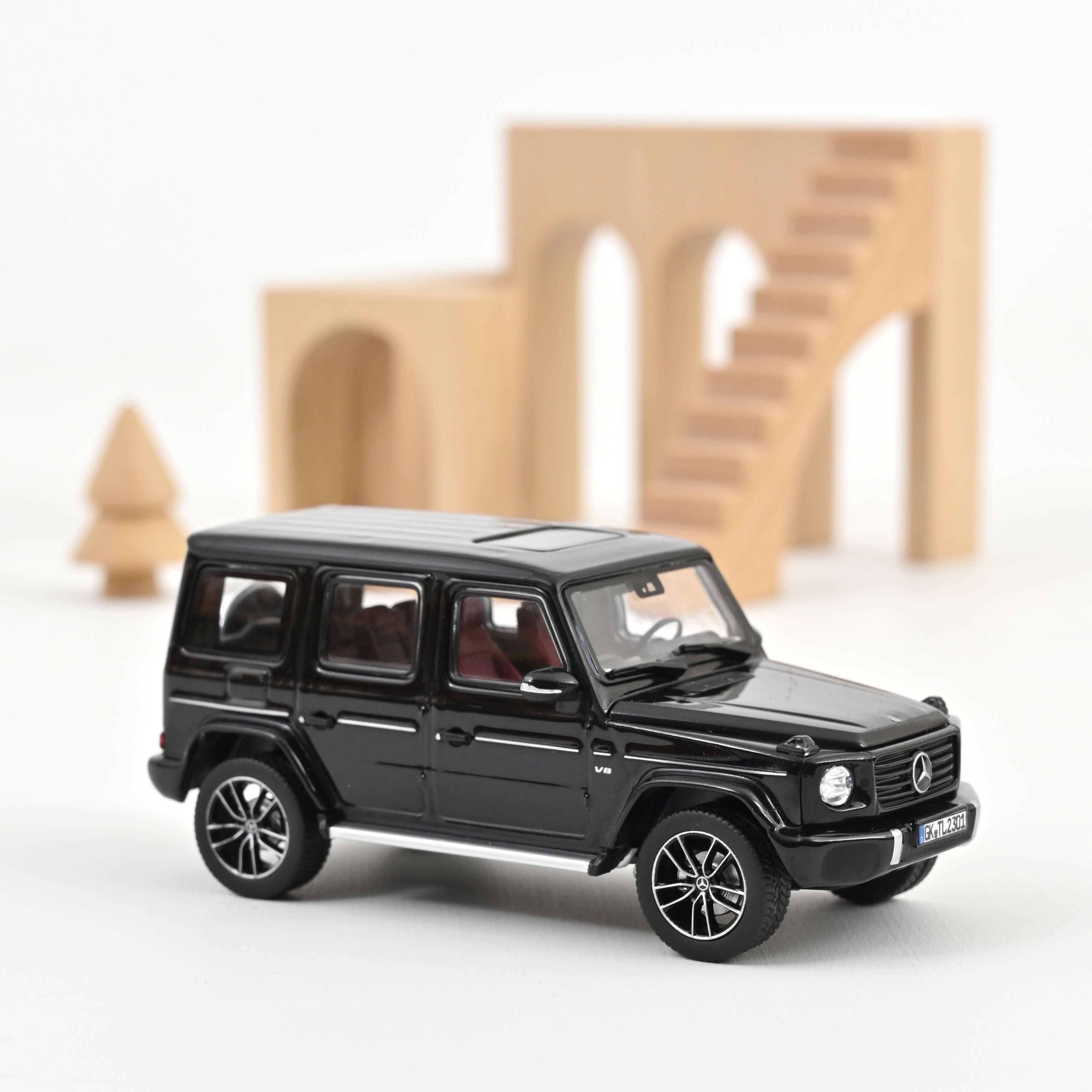 norev-mercedes-benz-classe-g-2025-w465-1-43-noir-obsidian-modellino-suv-da-colle image 1