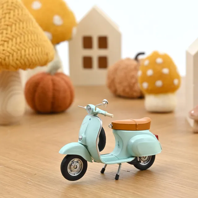 norev-vespa-50-n-1969-modellino-scooter-1-18-blu-acqua-marina image 1