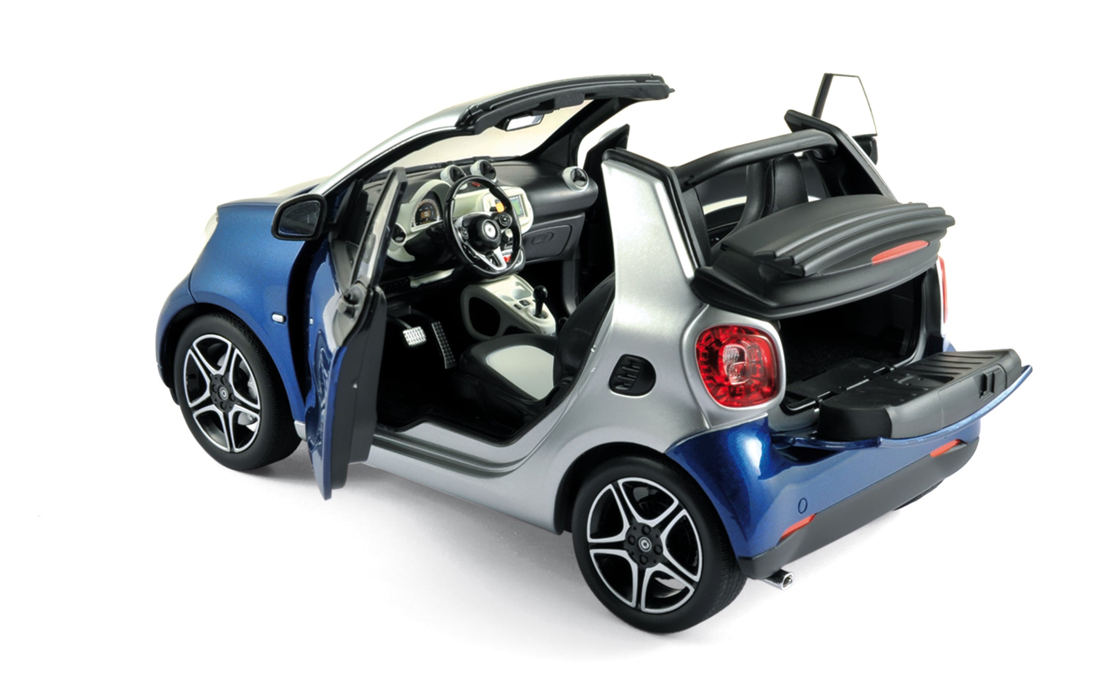 norev-smart-fortwo-cabrio-2015-modellino-auto-1-18-blu-argento image 2
