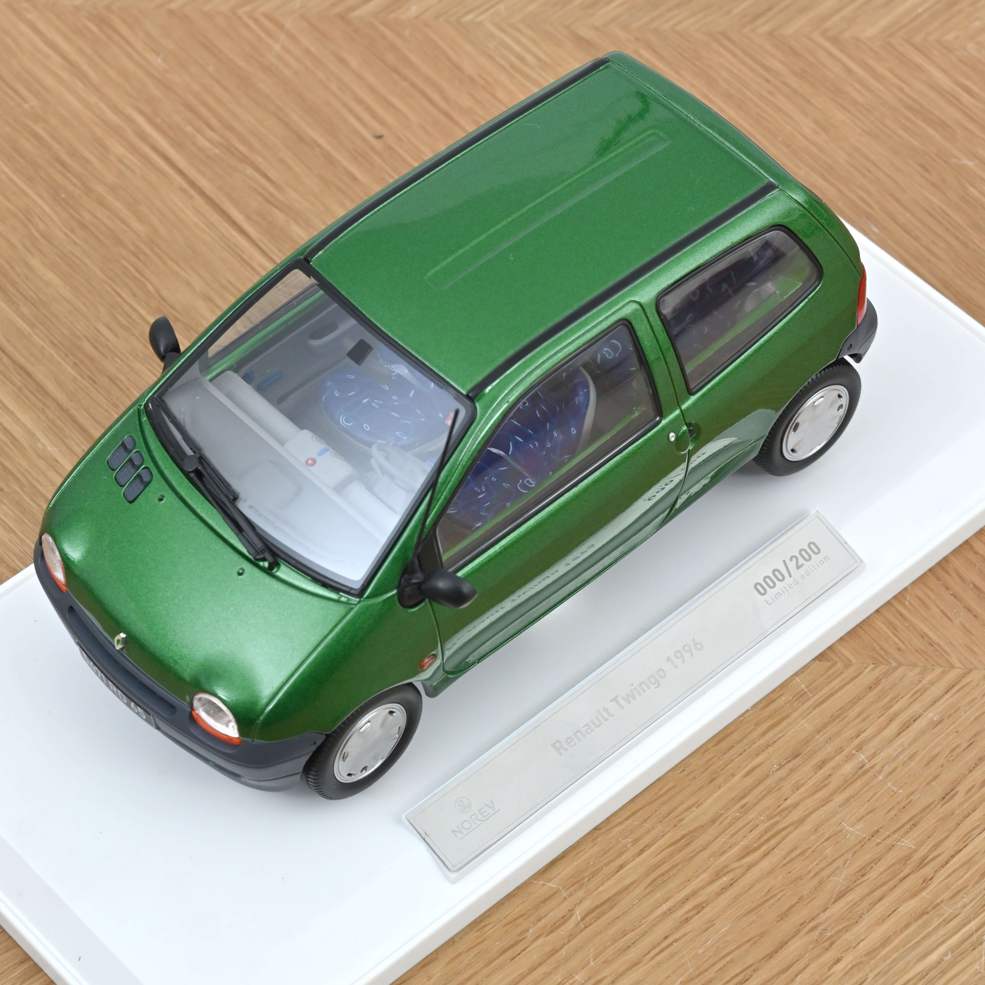 norev-renault-twingo-1996-verde-luzerne-1-18-edizione-limitata-200-pcs image 4