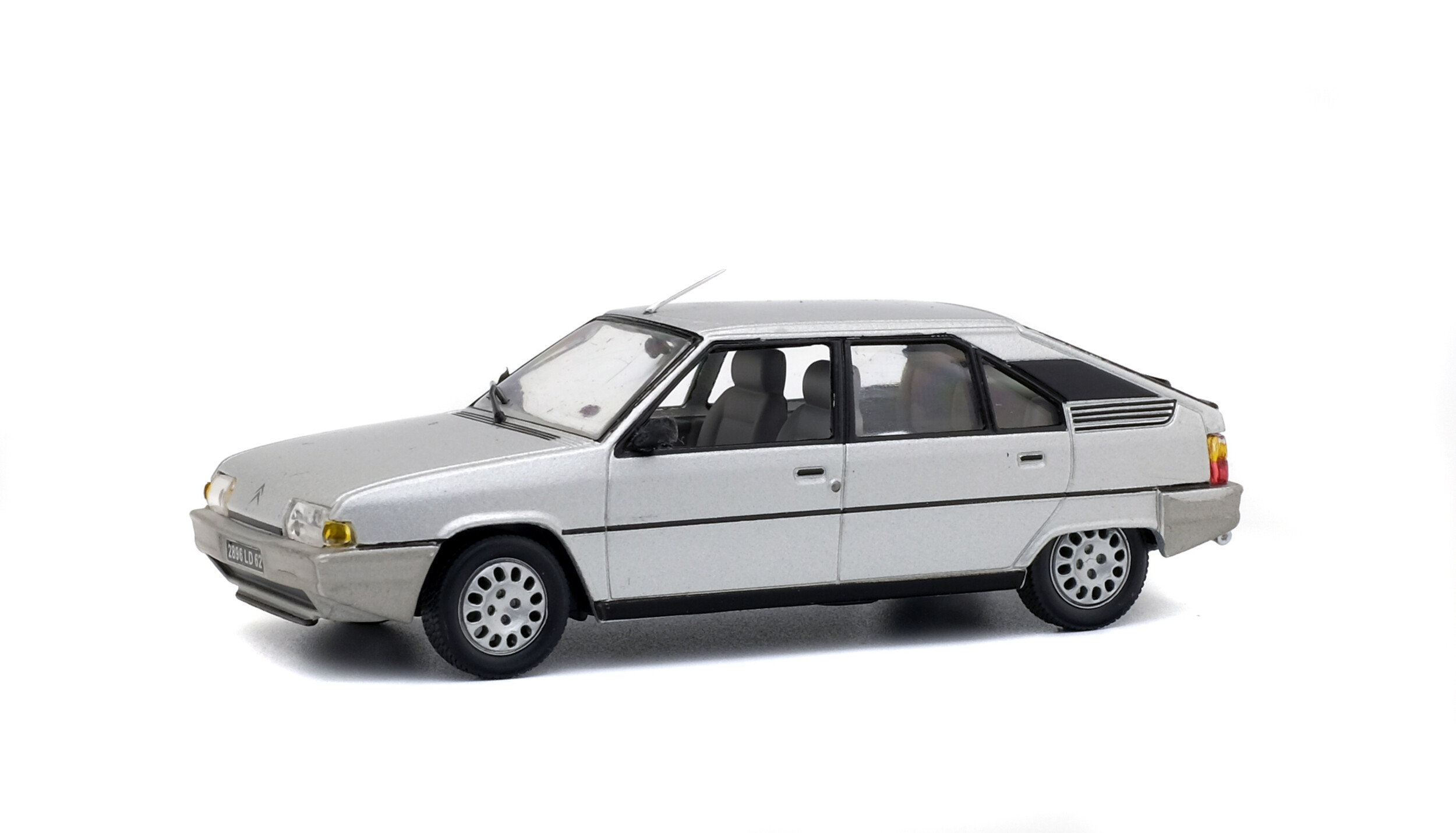 solido-citro-n-bx-16-trs-1982-modellino-auto-1-43-da-collezione image 2