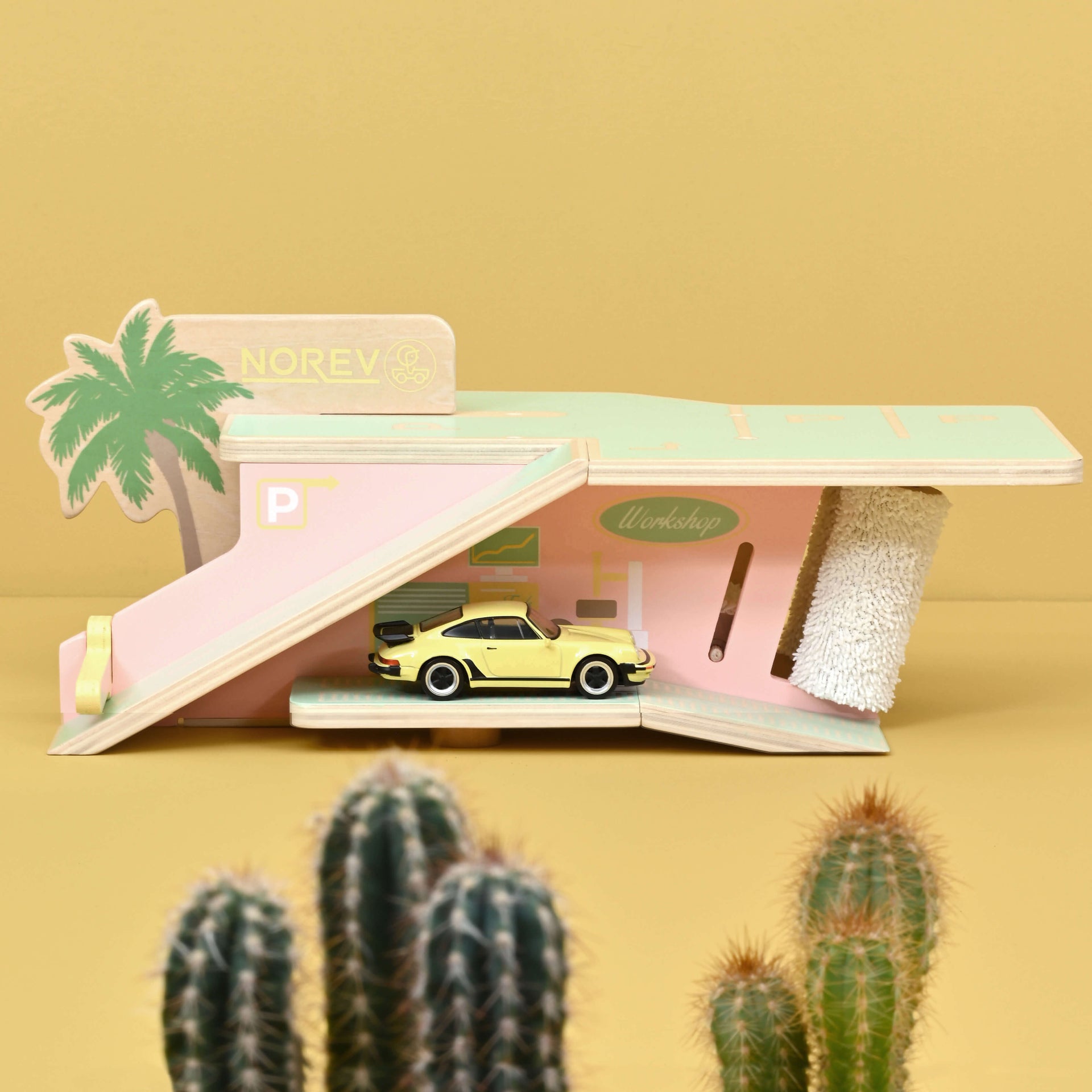 norev-palm-springs-gas-station-diorama-stazione-di-servizio-con-porsche-911-turb image 1