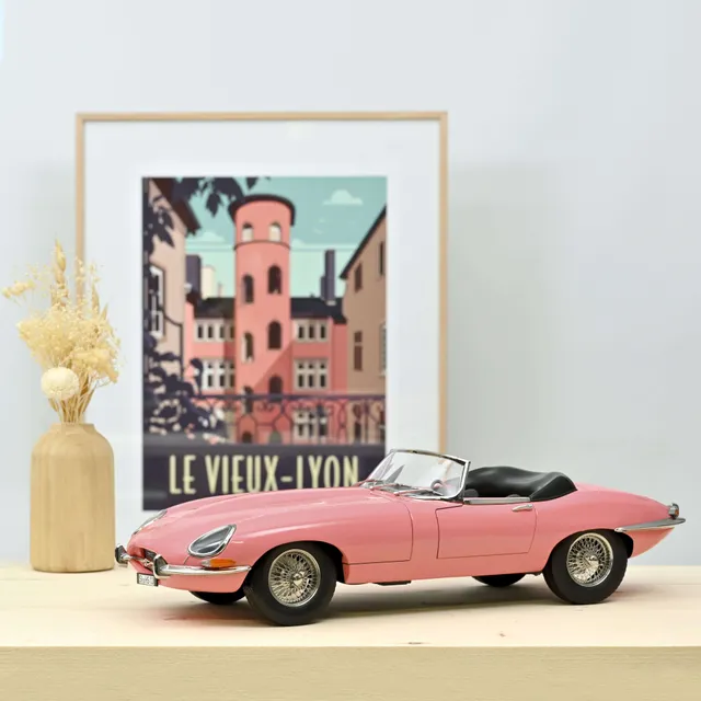 norev-jaguar-e-type-cabriolet-1962-rosa-1-12-edizione-limitata-300-pz-modellino- image 1