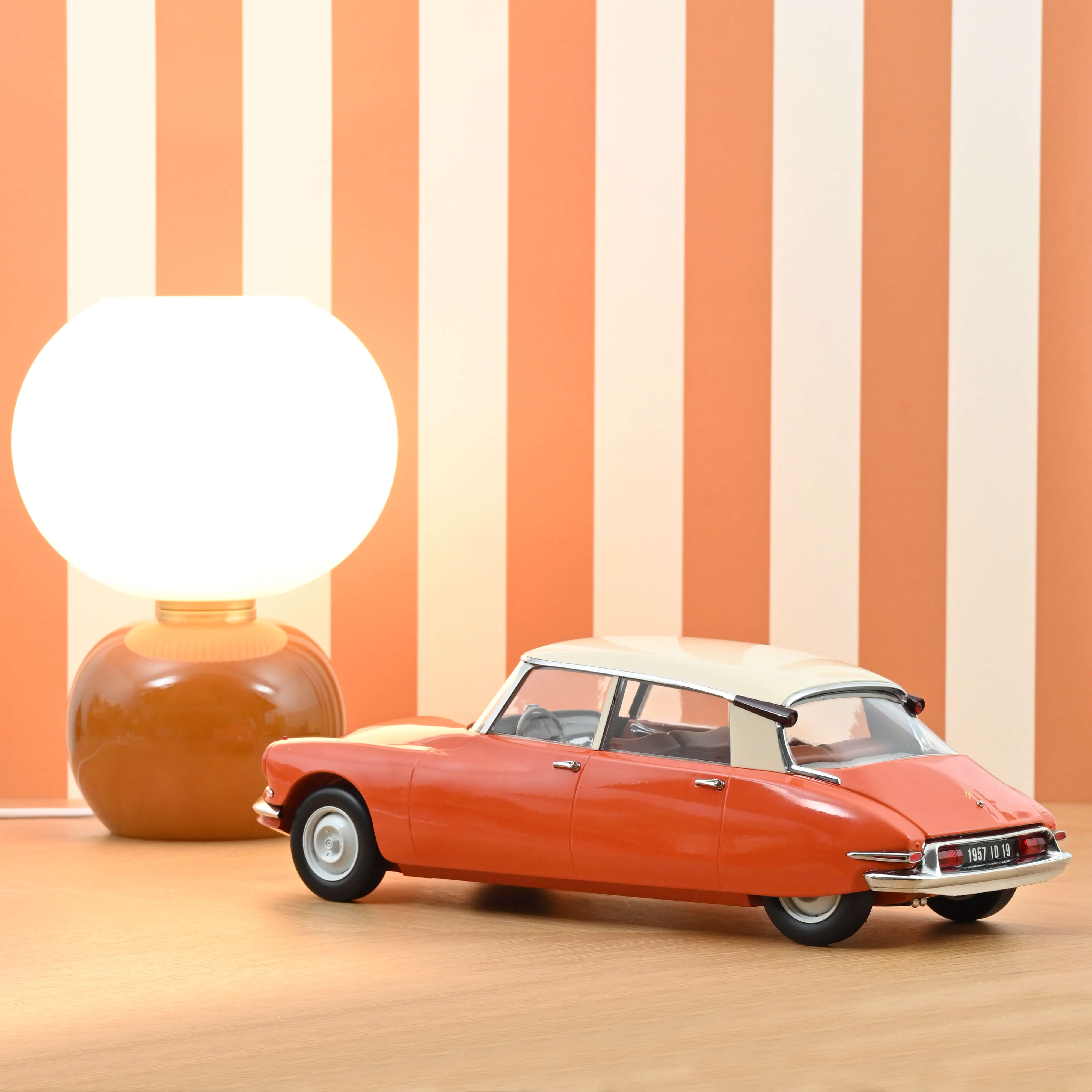 norev-citro-n-id-19-1955-modellino-auto-1-12-orange-capucine-et-cr-me image 2