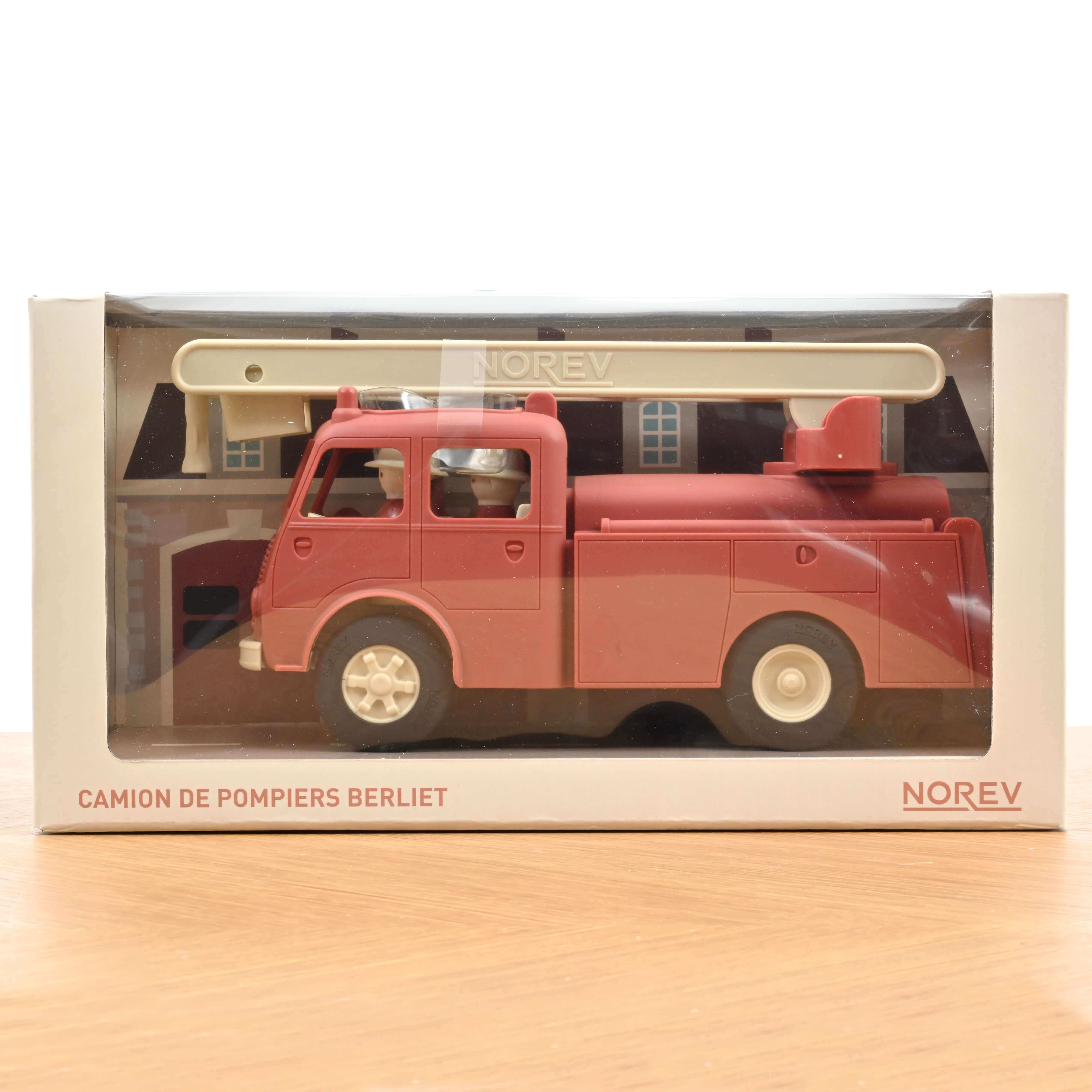norev-berliet-camion-de-pompier-plastigam-1-24-con-3-pompieri image 5