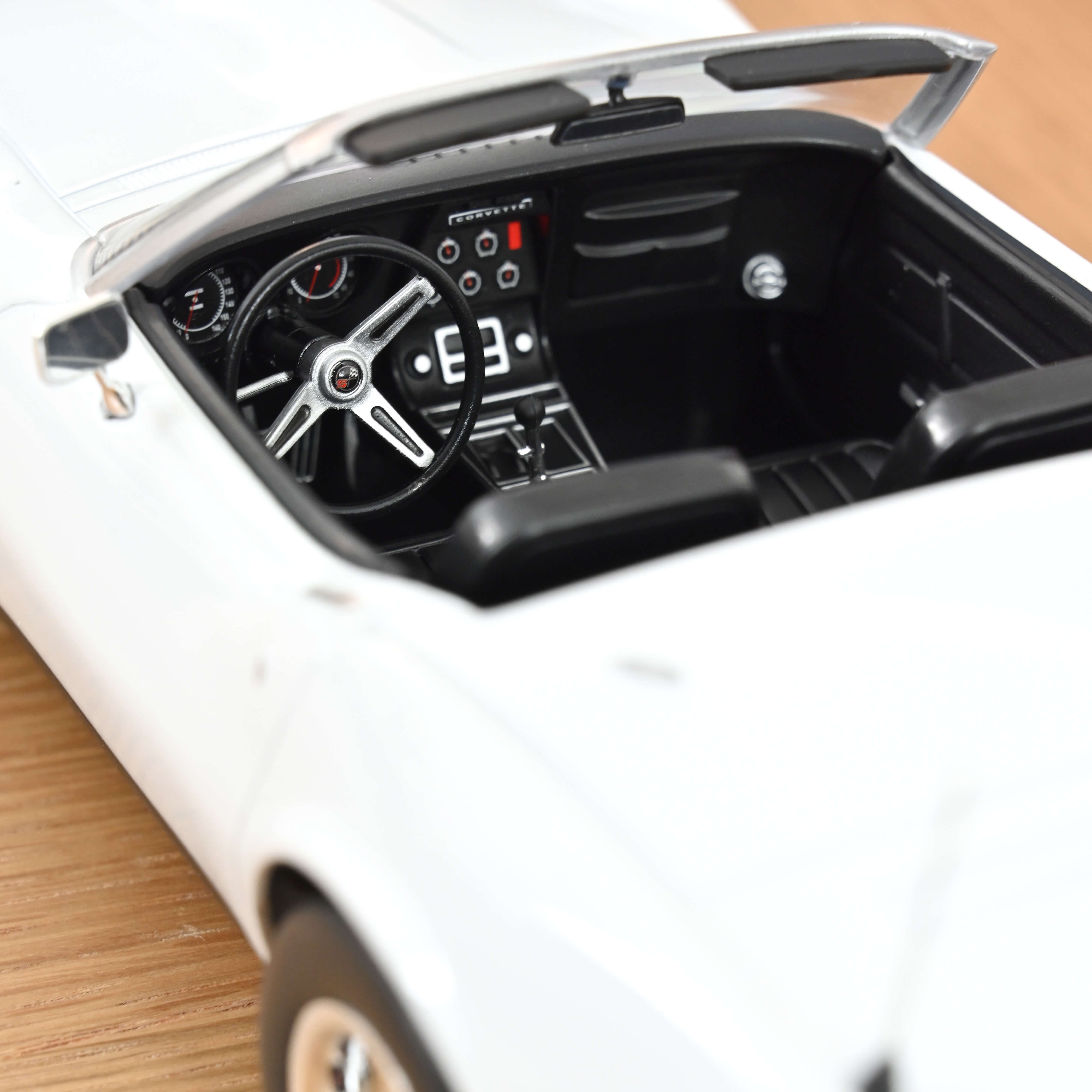 norev-chevrolet-corvette-c3-cabriolet-1969-can-am-bianco-1-18-modellino-stingray image 3