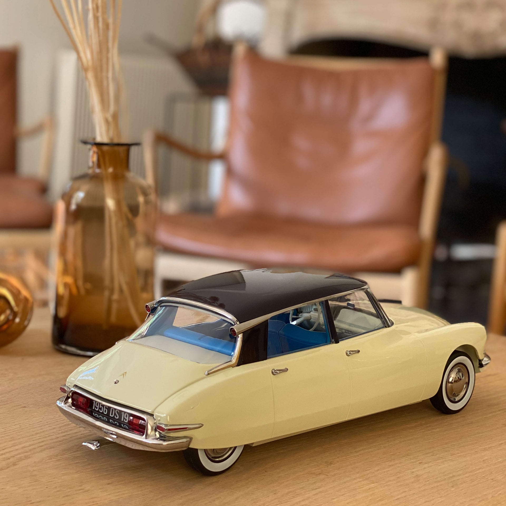 norev-citro-n-ds-19-1956-modellino-auto-1-12-beige-e-purple image 1