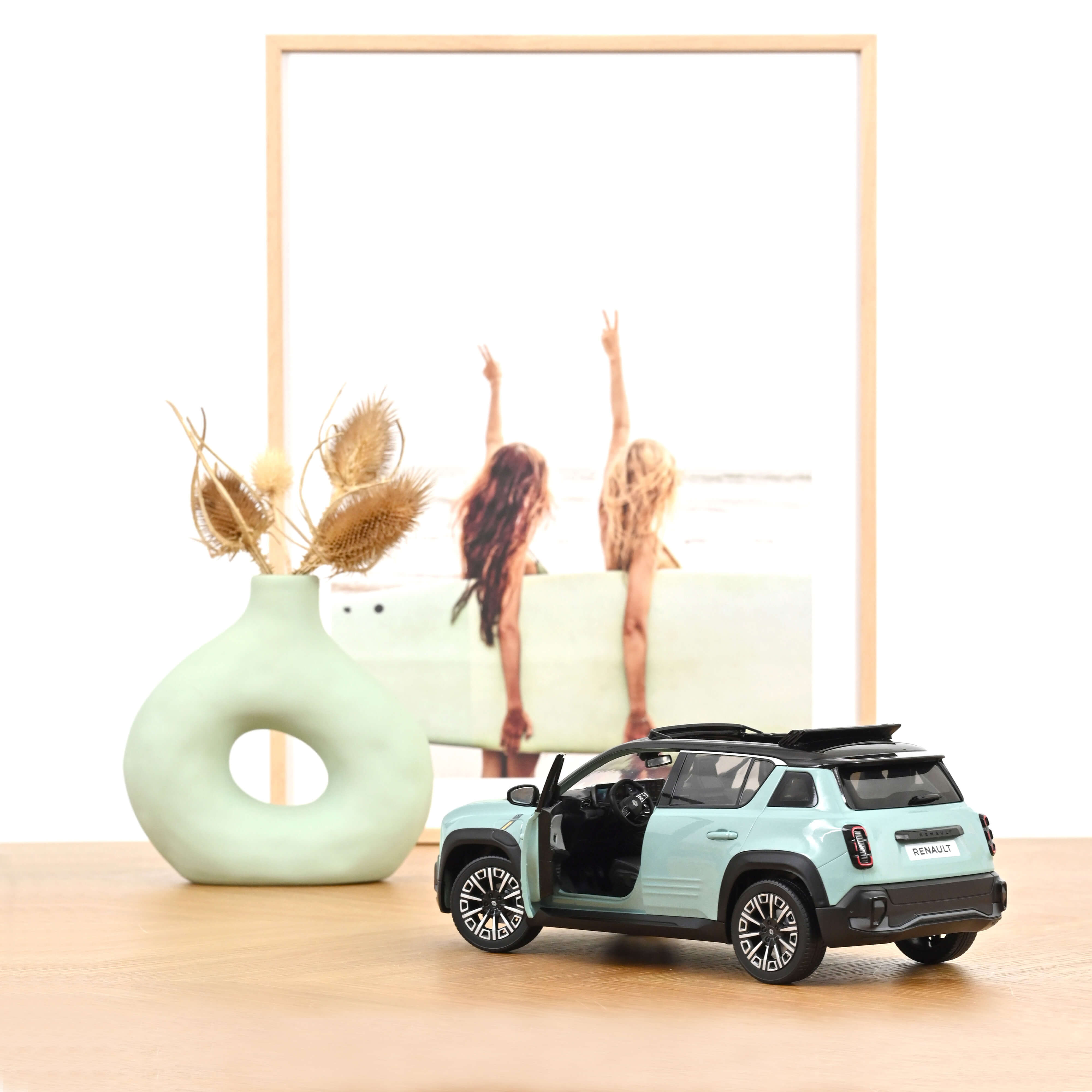 norev-renault-4-e-tech-electrique-2025-modellino-auto-1-18-verde-hauts-de-france image 2