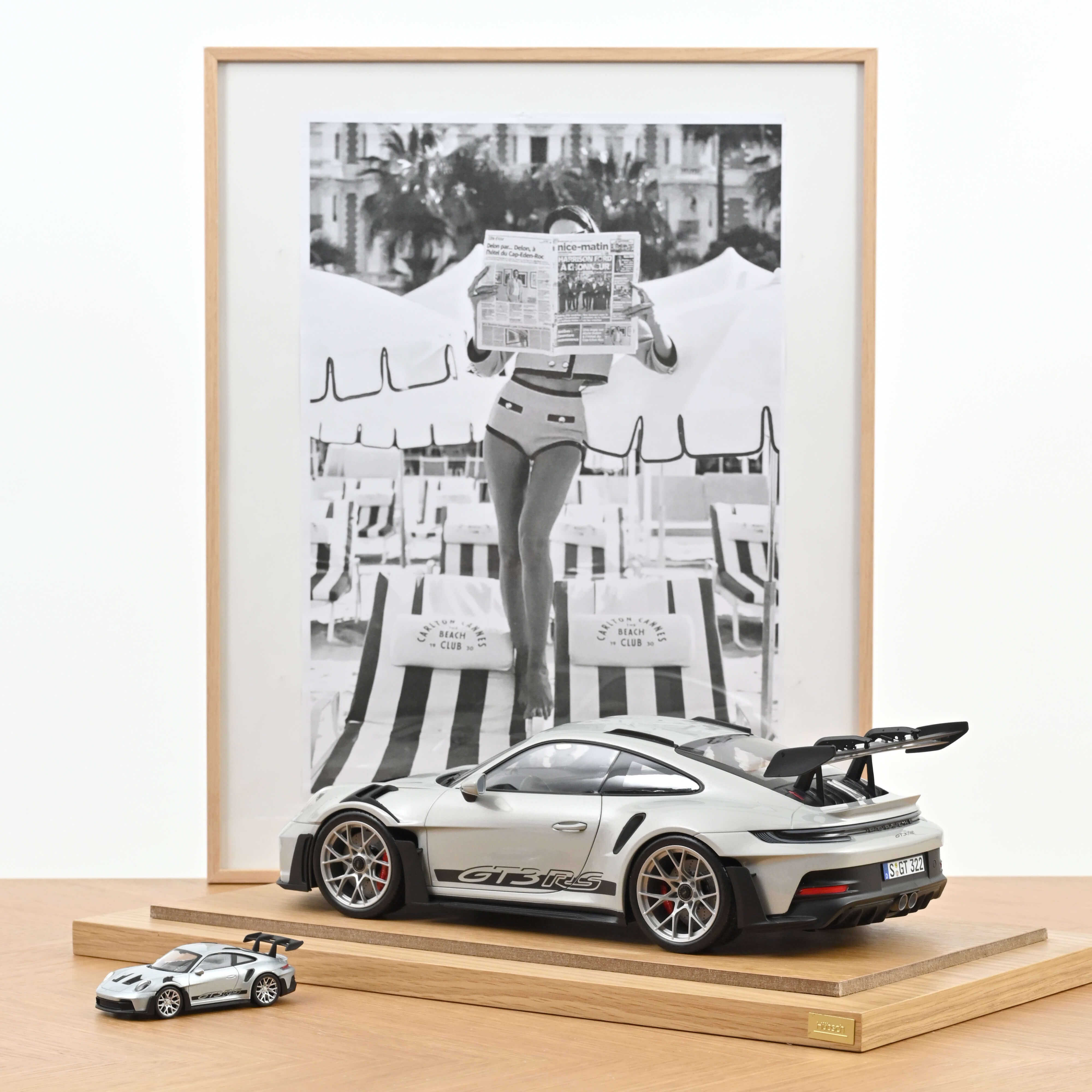 norev-porsche-911-gt3-rs-992-2022-argento-gt-metallizzato-nero-1-12-500-pz image 2