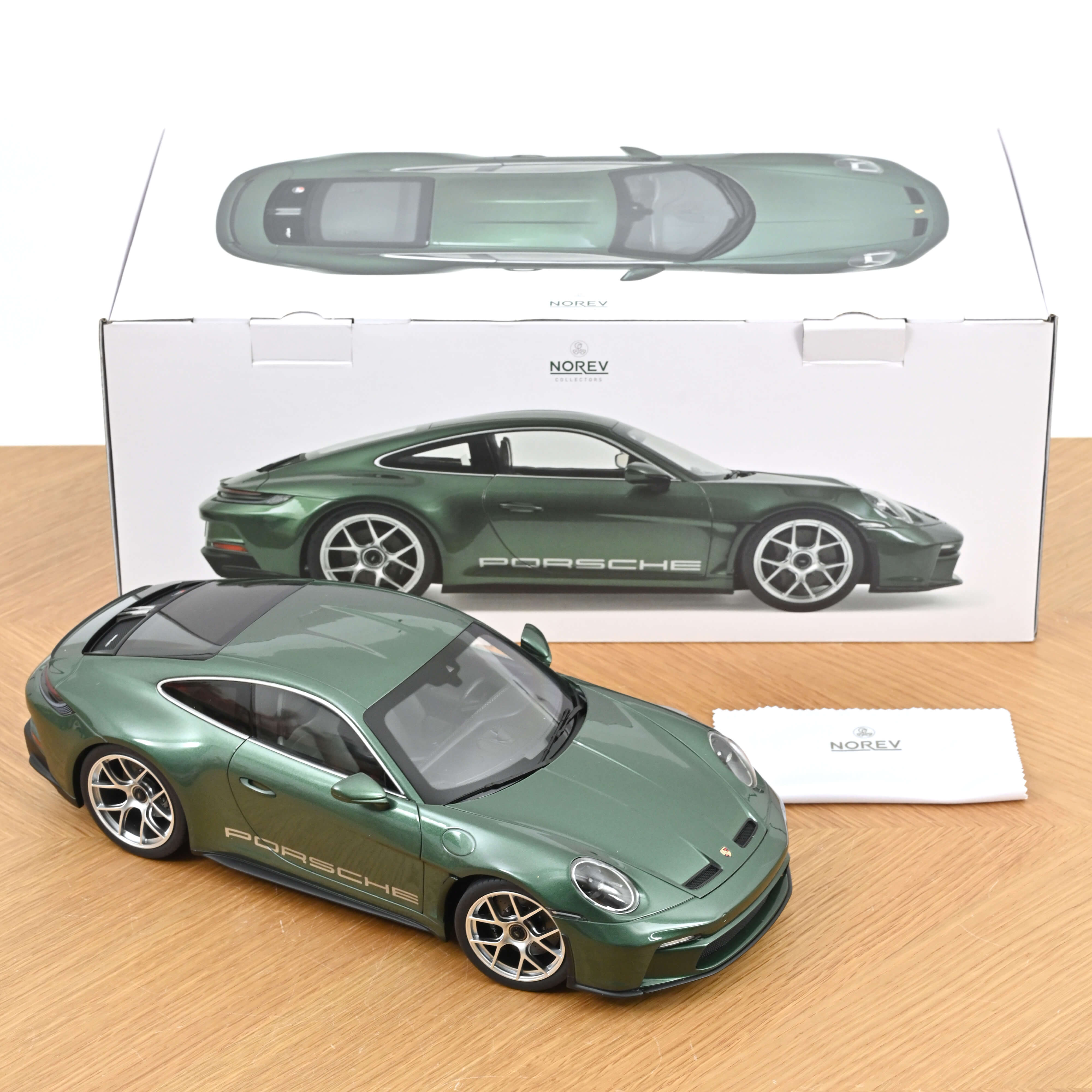 norev-porsche-911-s-t-2023-verde-malachite-metallizzato-1-12-jet-car image 5