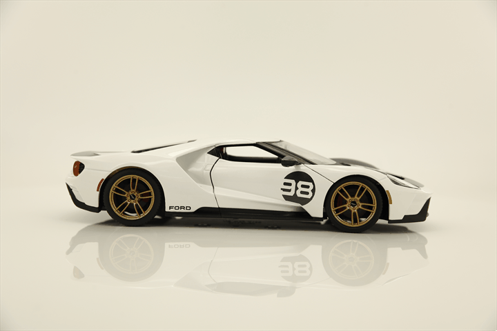 bburago-ford-gt-2021-heritage-edition-1-18-modellino-diecast-n-98 image 3