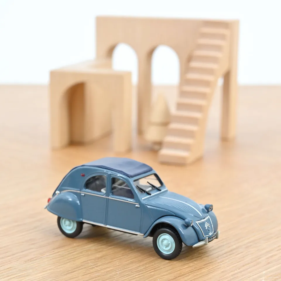 norev-citro-n-2cv-azl-1960-blu-glacier-1-43-modellino-die-cast image 1