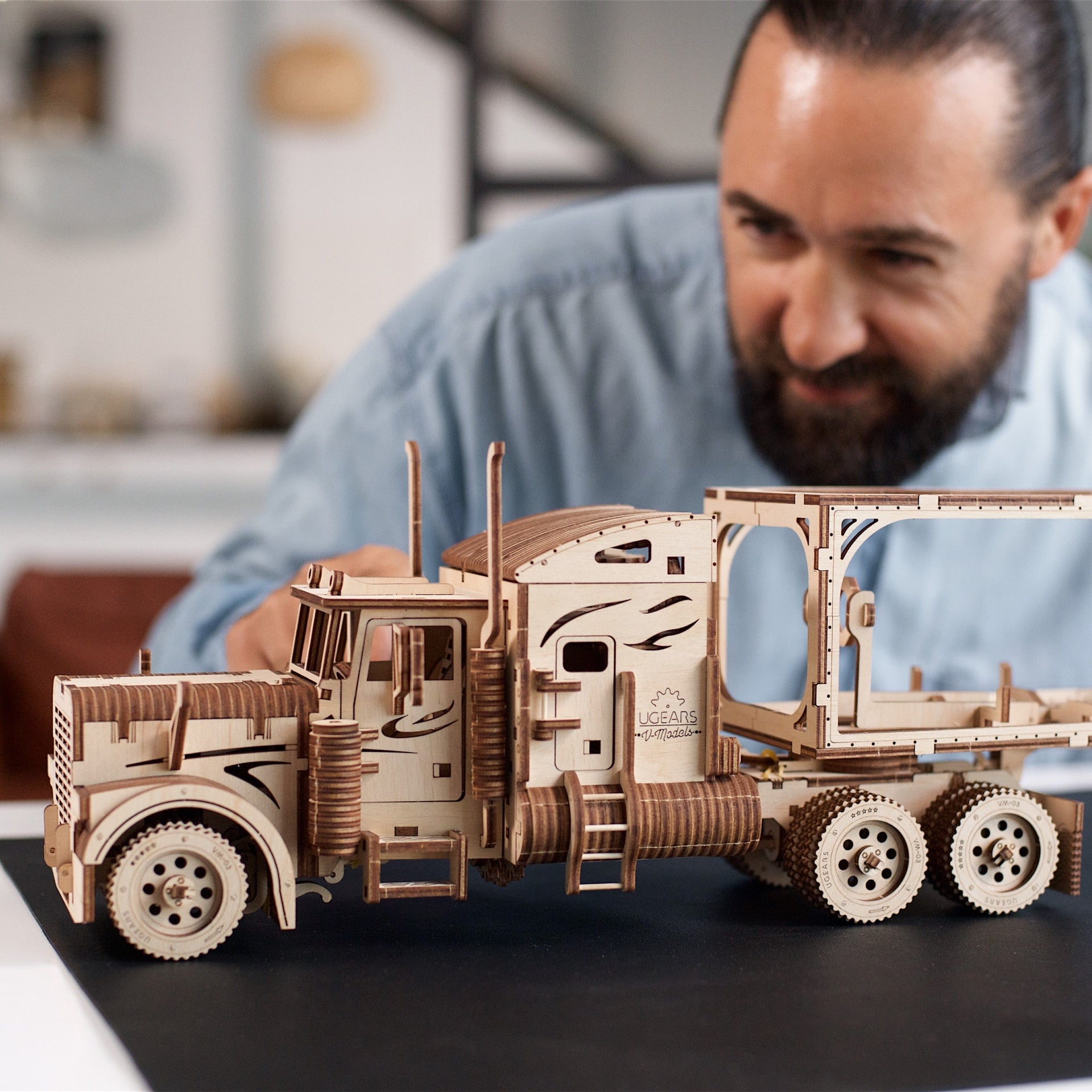 ugears-heavy-boy-truck-vm-03-trailer-rimorchio-meccanico-in-legno-da-costruire image 6