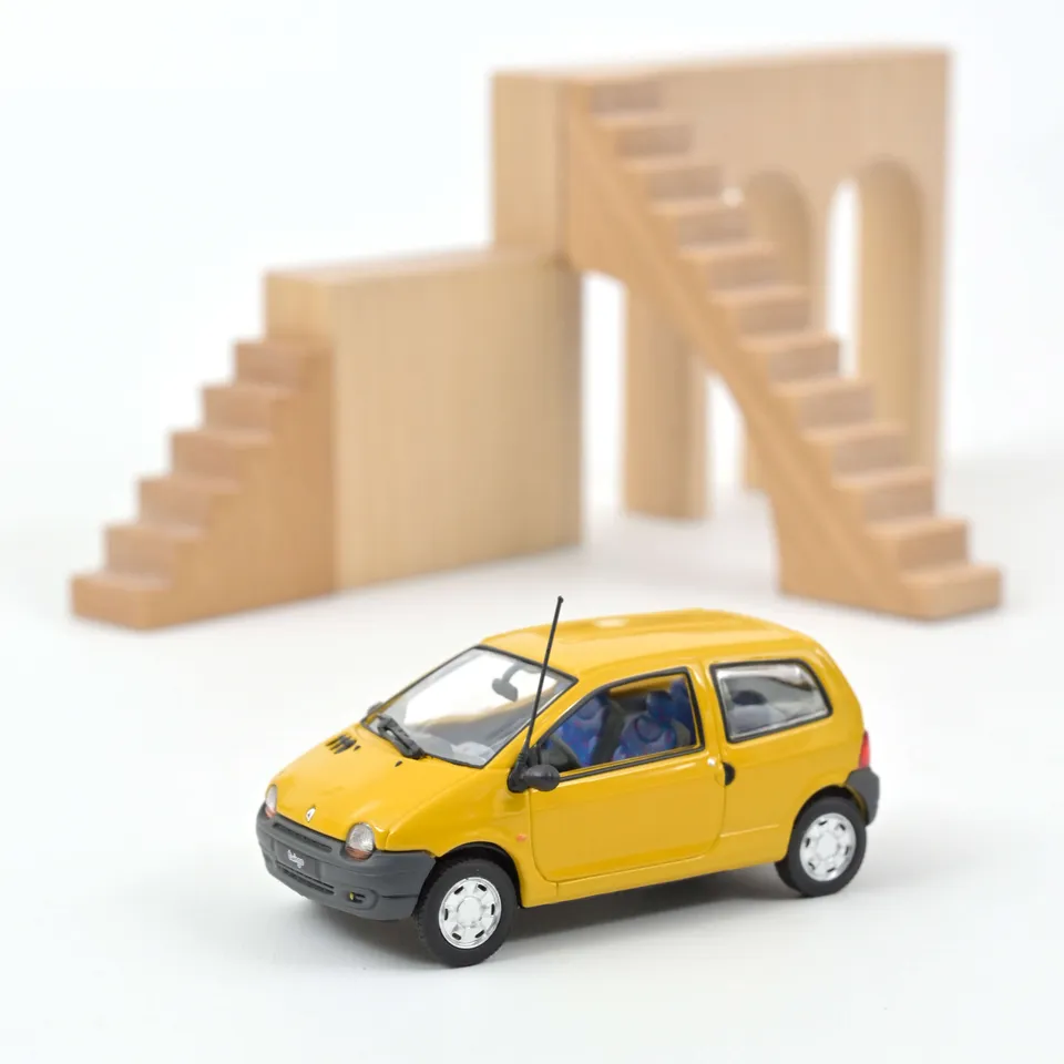 norev-renault-twingo-1993-modellino-auto-1-43-giallo-indiano image 1
