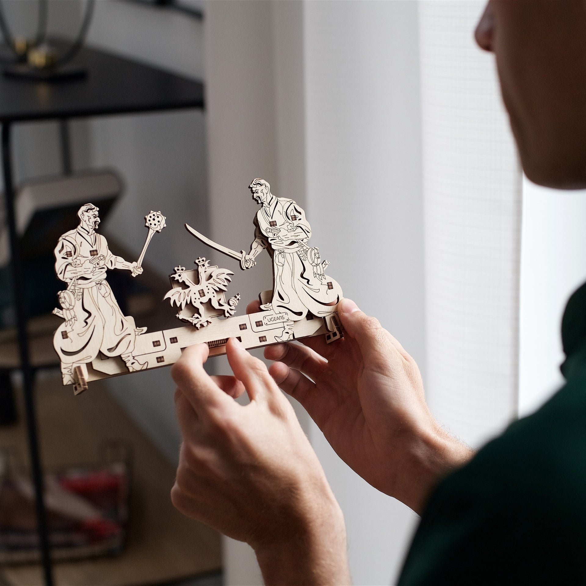 ugears-the-centuries-old-battle-for-freedom-puzzle-3d-in-legno image 6