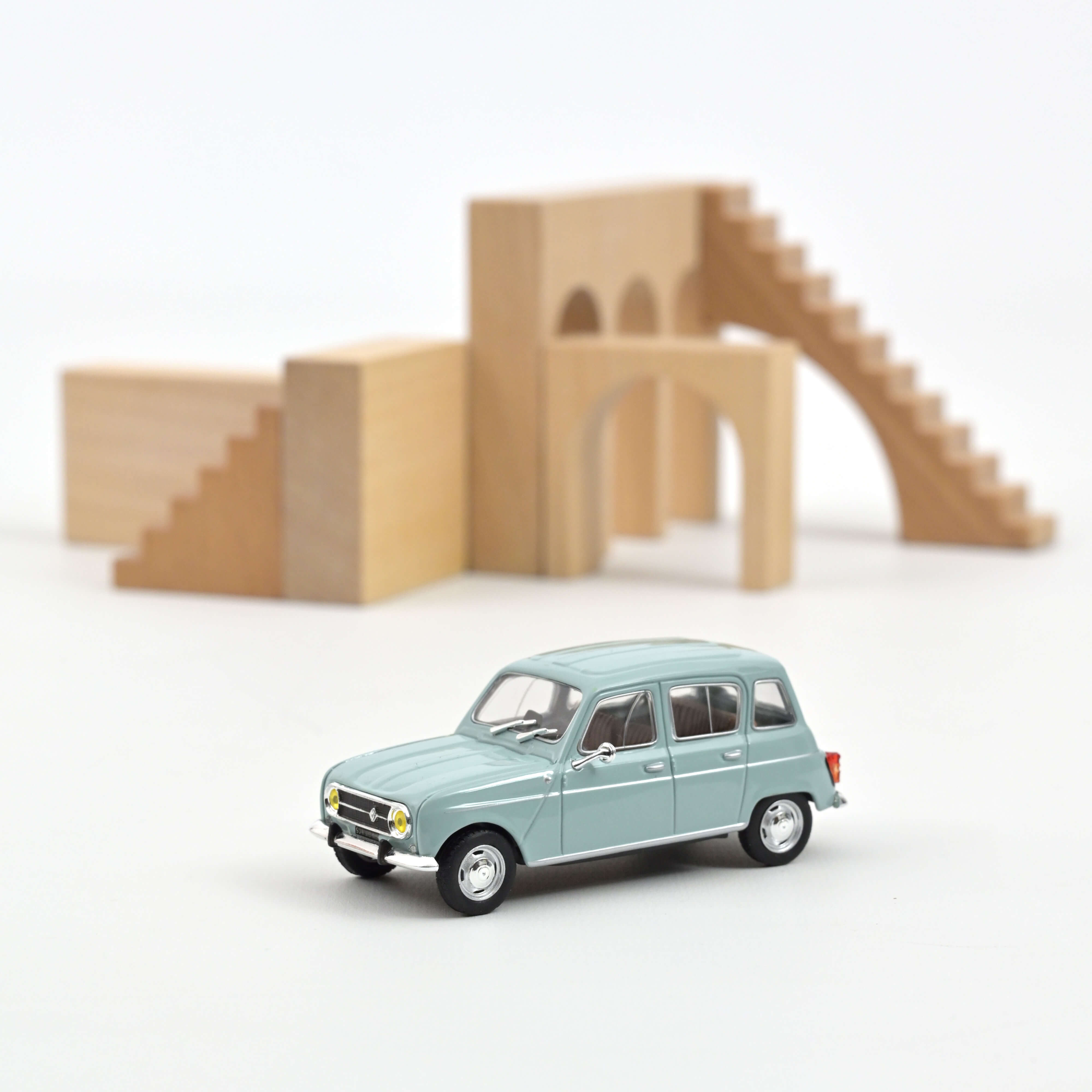 norev-renault-4-1974-bleu-clair-modellino-auto-1-43 image 1