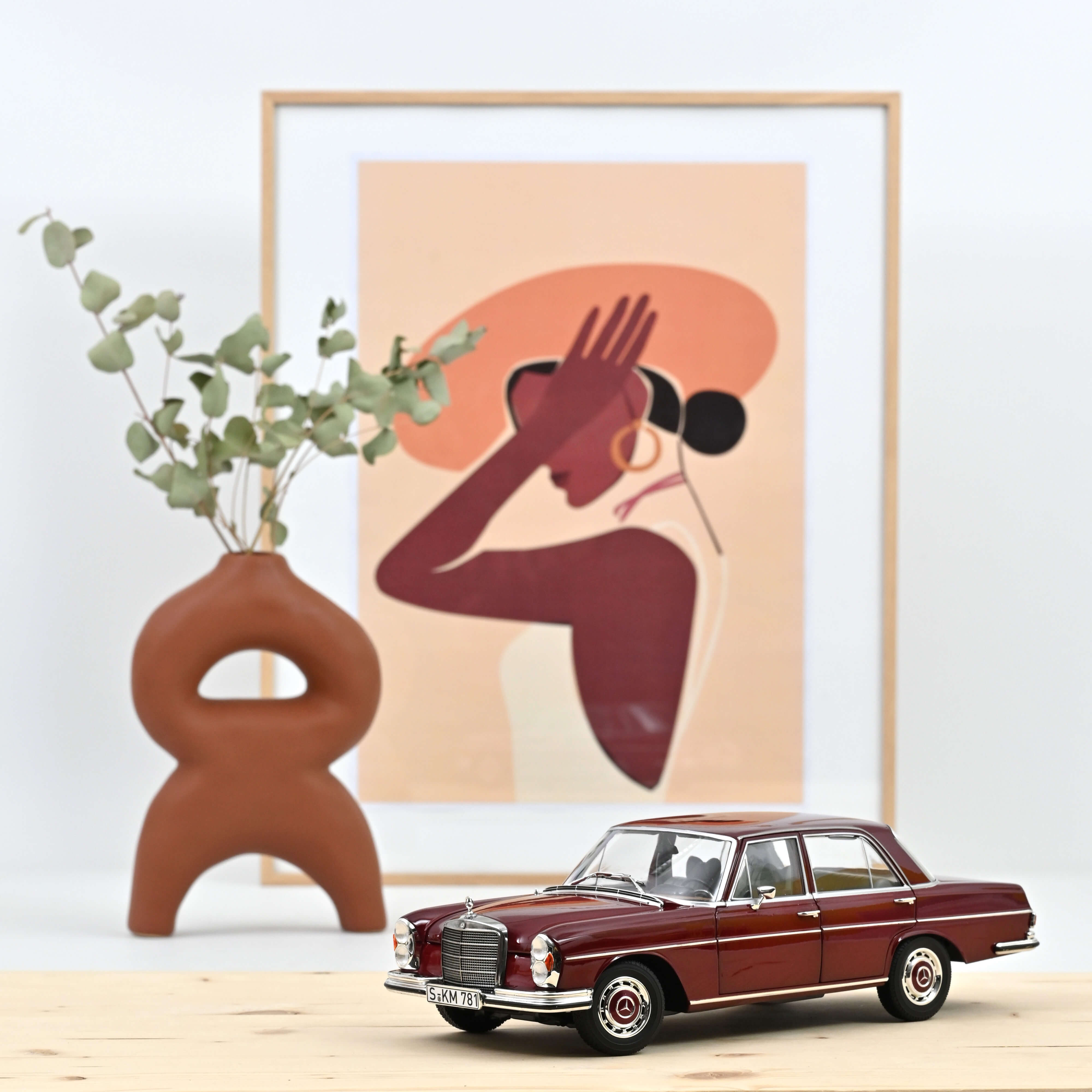 norev-mercedes-benz-280-se-1968-rosso-metallizzato-1-18-200-pezzi-archivio image 1