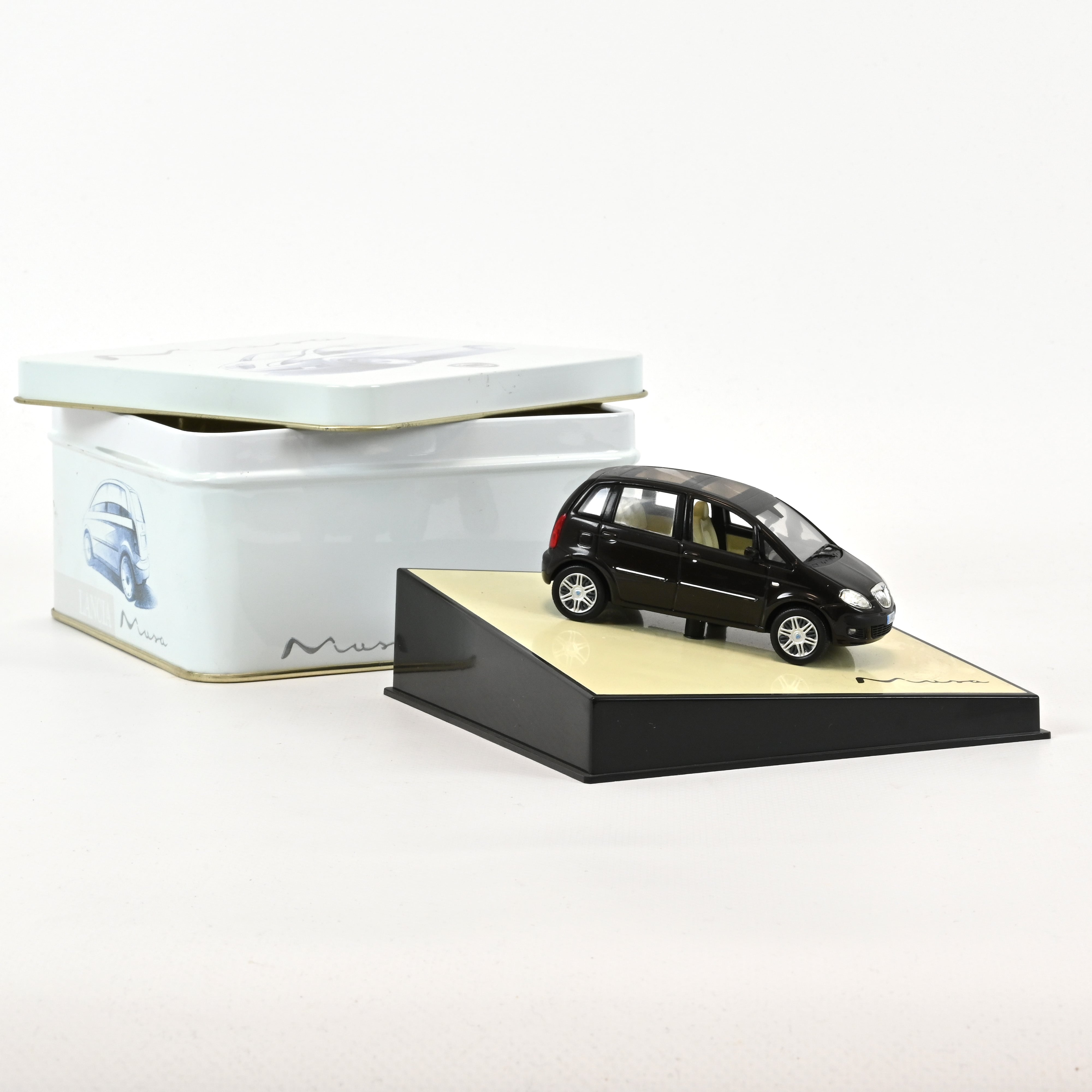 norev-lancia-musa-1-43-modellino-auto-die-cast-jet-car image 1