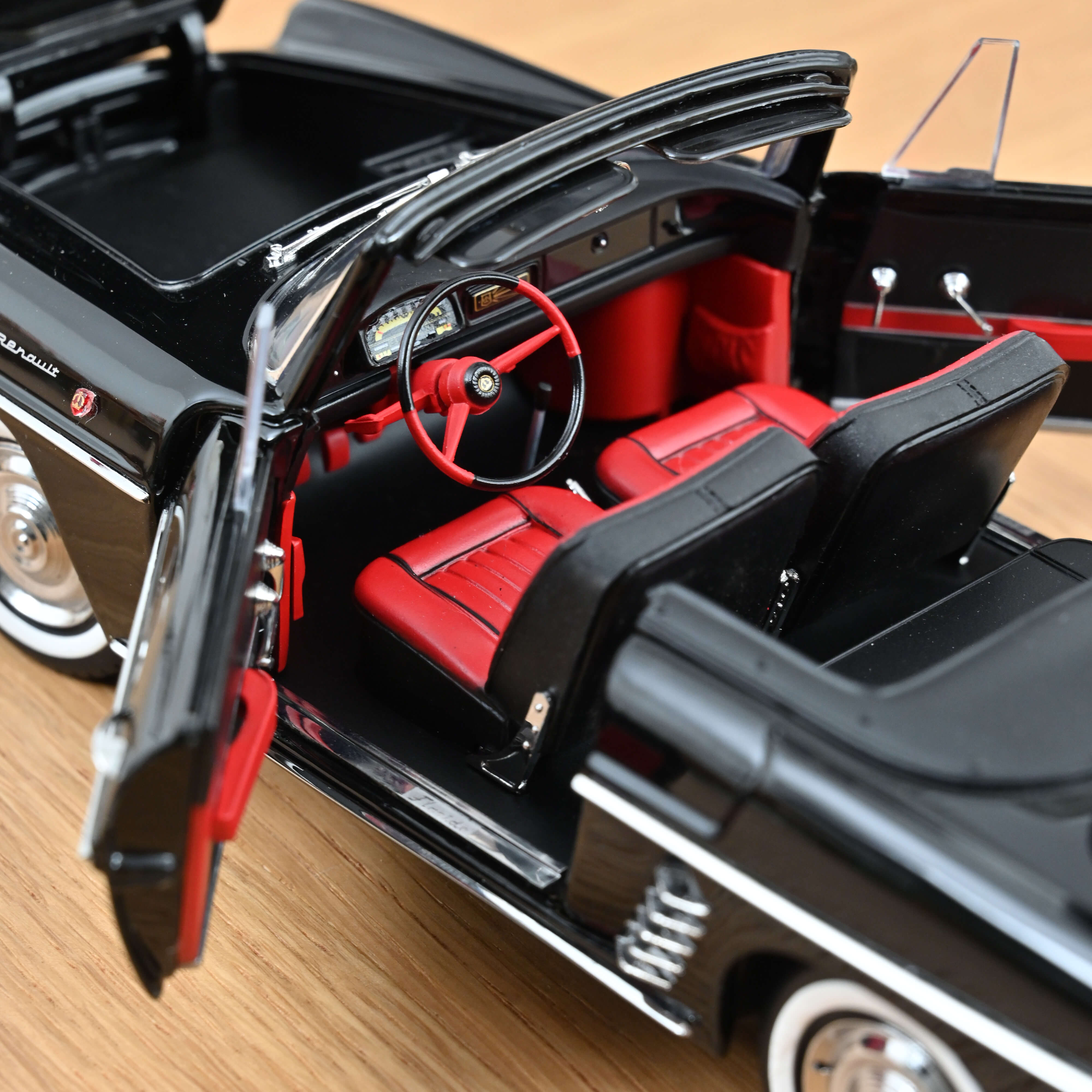 norev-renault-floride-1961-modellino-auto-1-18-nero image 6