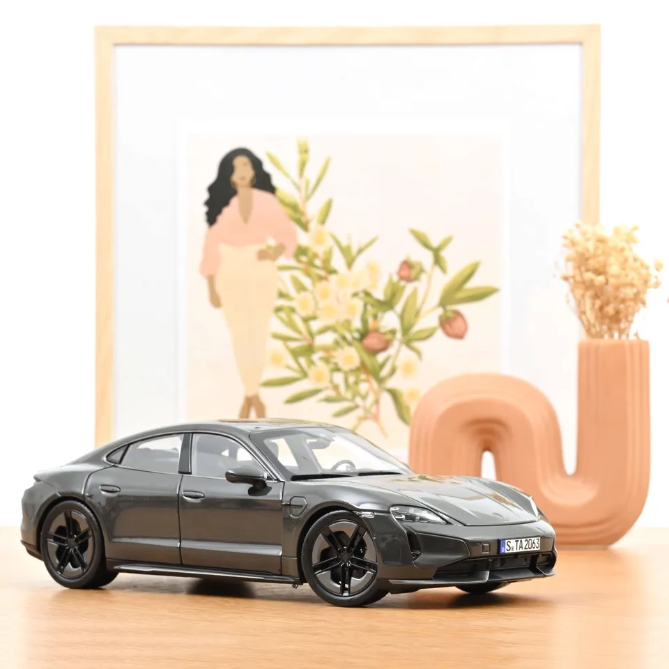 norev-porsche-taycan-turbo-s-2024-gris-ardoise-neo-modellino-auto-1-18 image 1