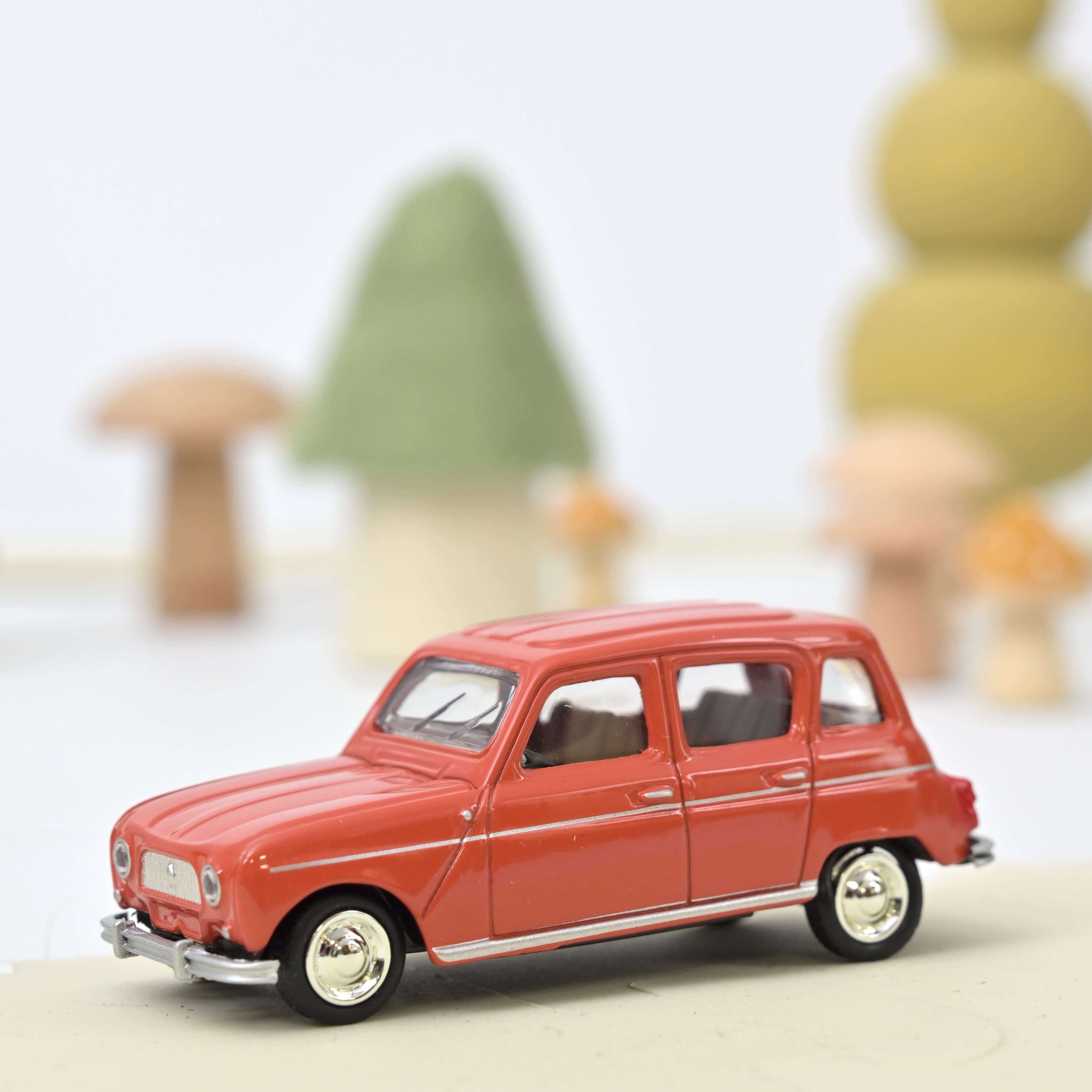 norev-renault-4l-1966-rouge-esterel-1-54-minijet image 1
