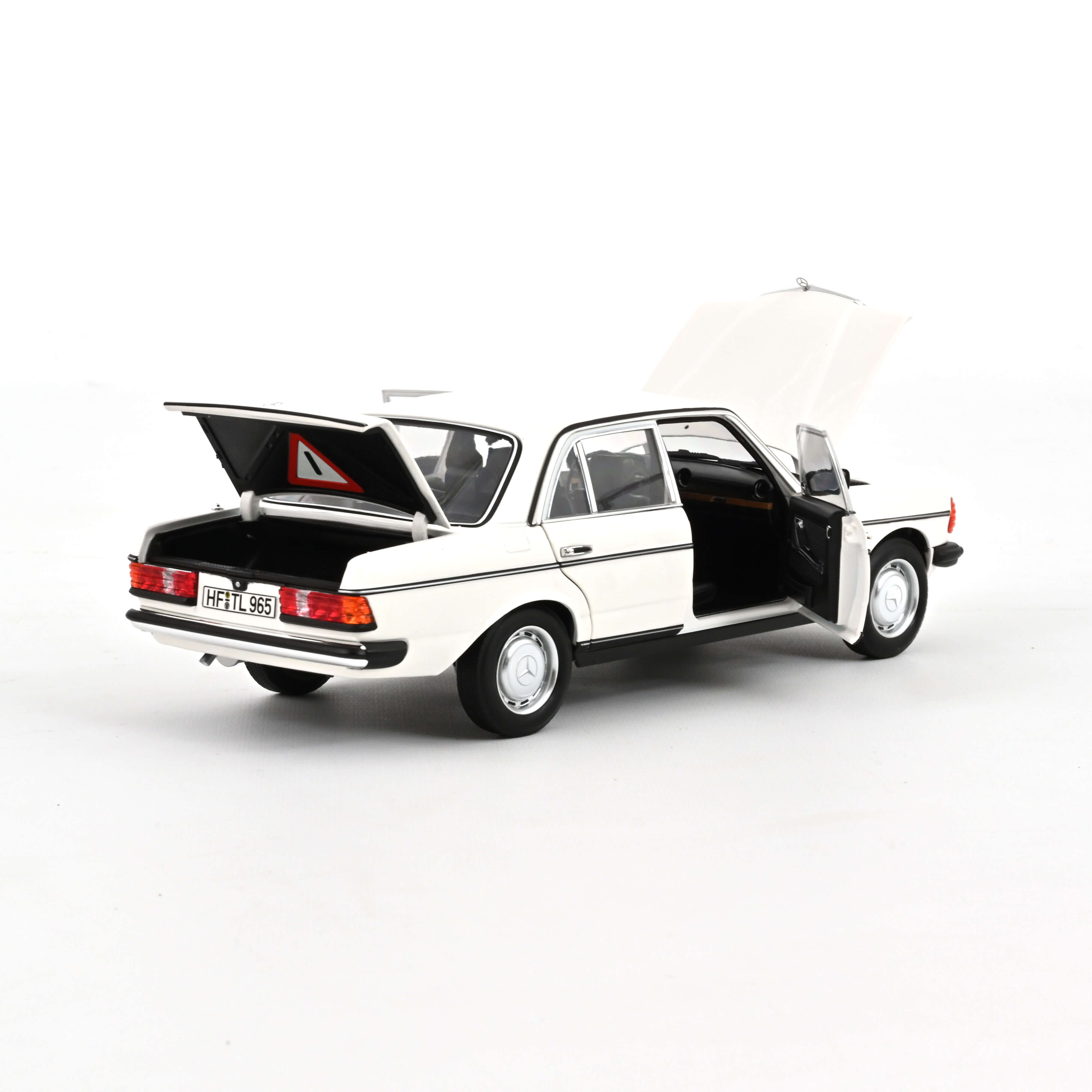 norev-mercedes-benz-200-1982-modellino-auto-1-18-bianco-youngtimer image 4