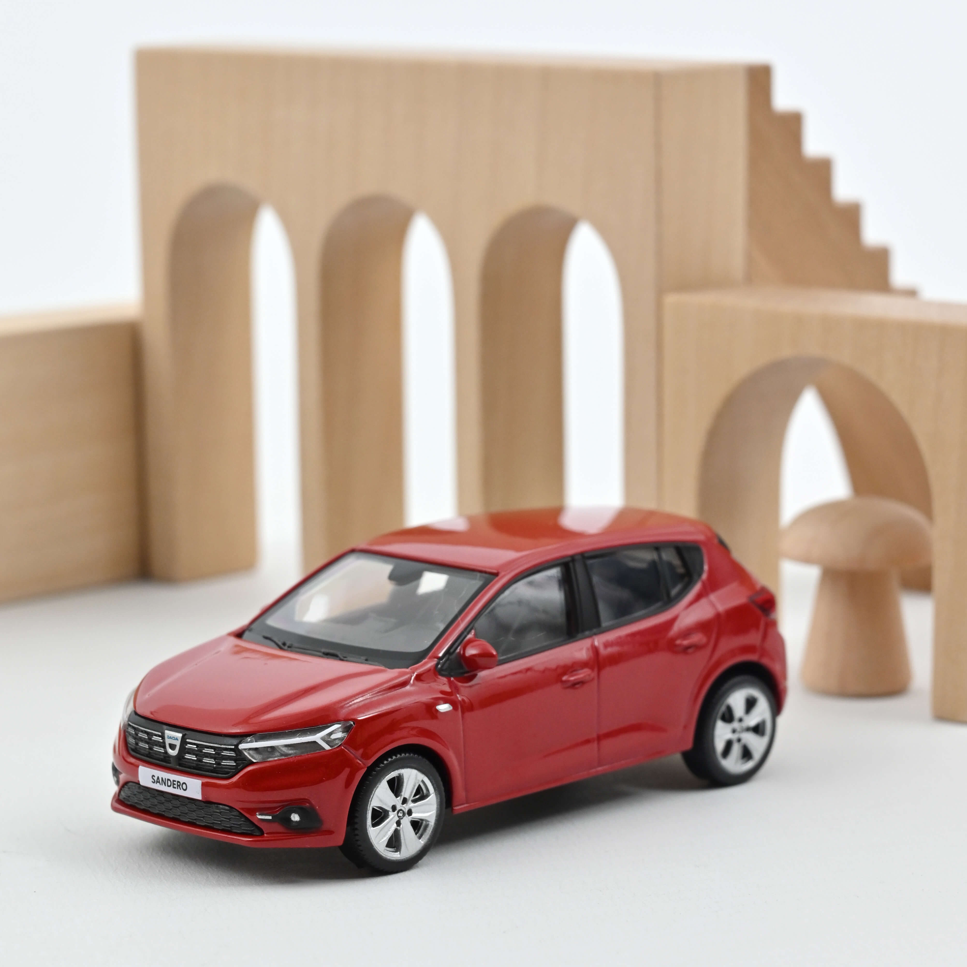 norev-dacia-sandero-2021-modellino-auto-1-43-rosso-fusion image 1