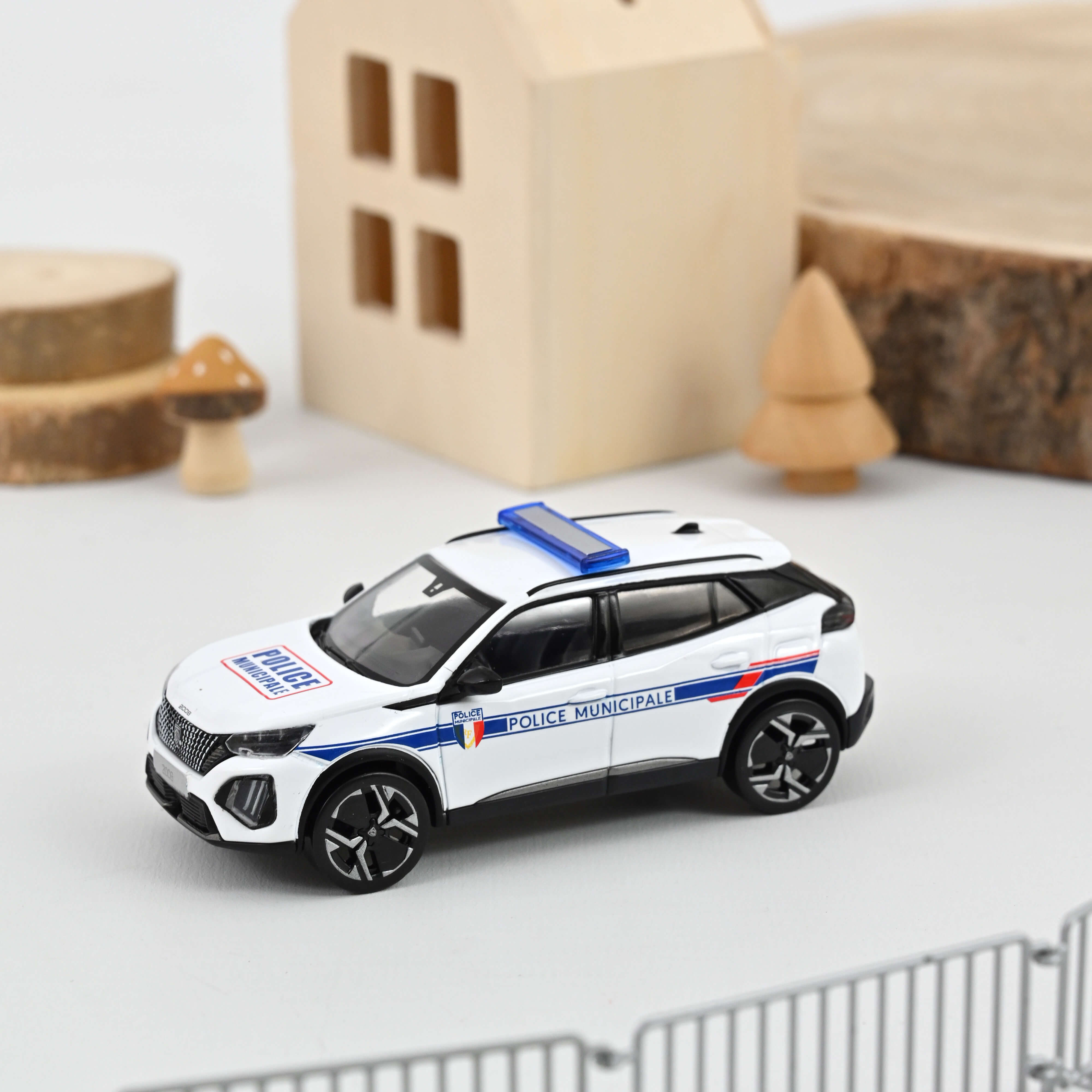 norev-peugeot-2008-2024-police-municipale-modellino-auto-1-43 image 1