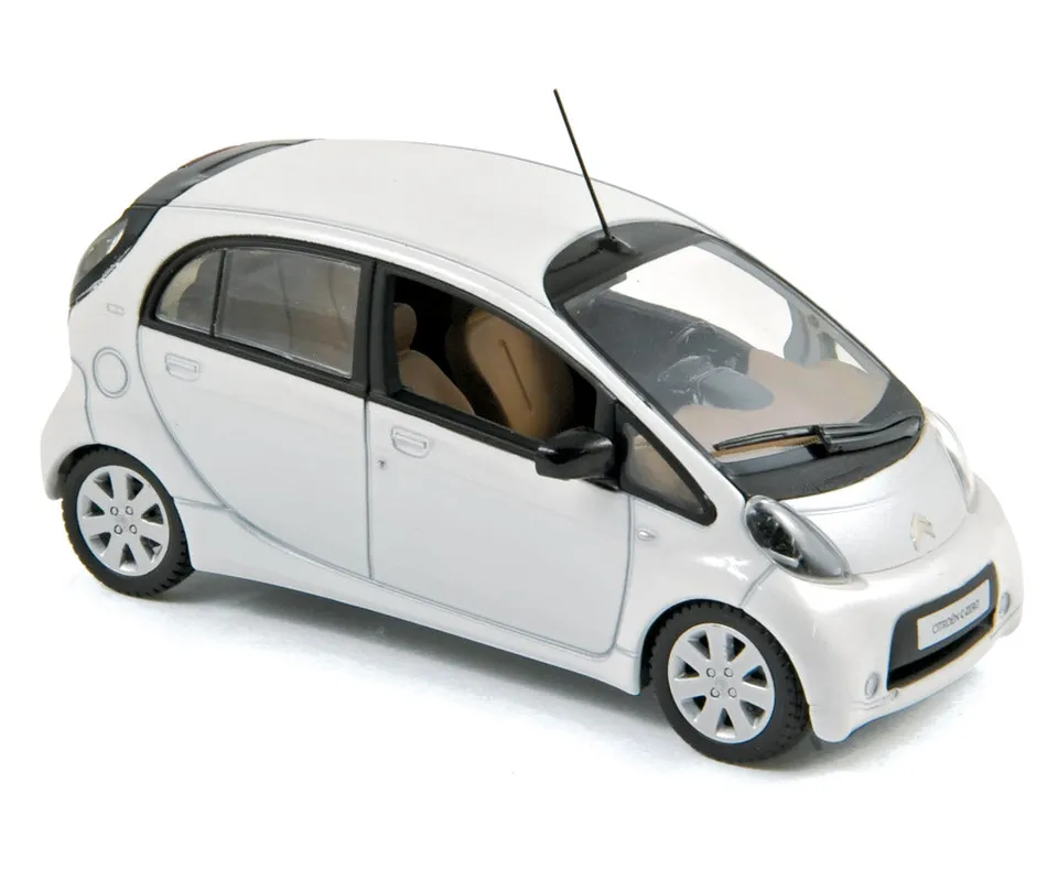 norev-citro-n-c-zero-2010-modellino-auto-1-43-bianco-perla image 1